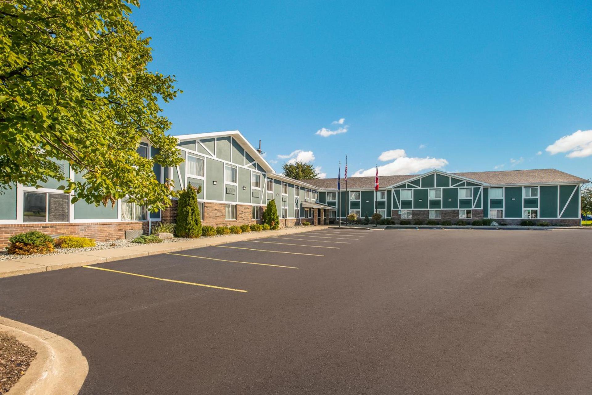 Americas Best Value Inn & Suites-Birch Run photo 3