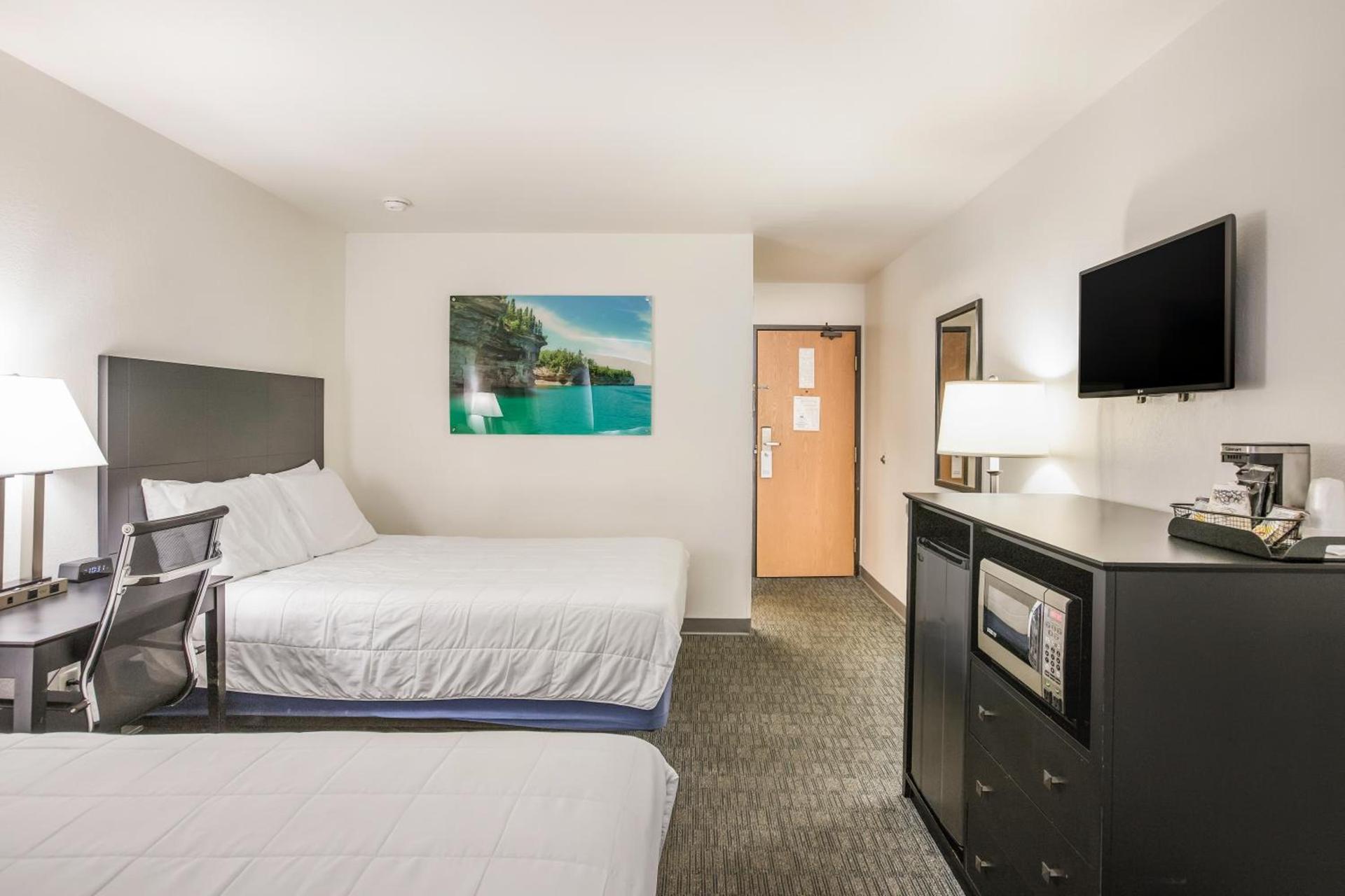 Americas Best Value Inn & Suites-Birch Run photo 16