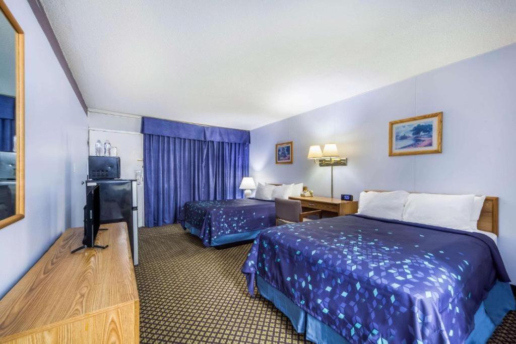 Hospitality Inn photo 8