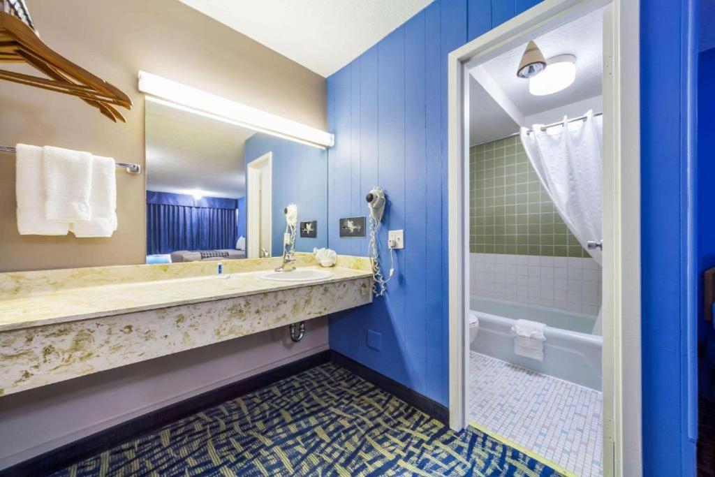 Hospitality Inn photo 19