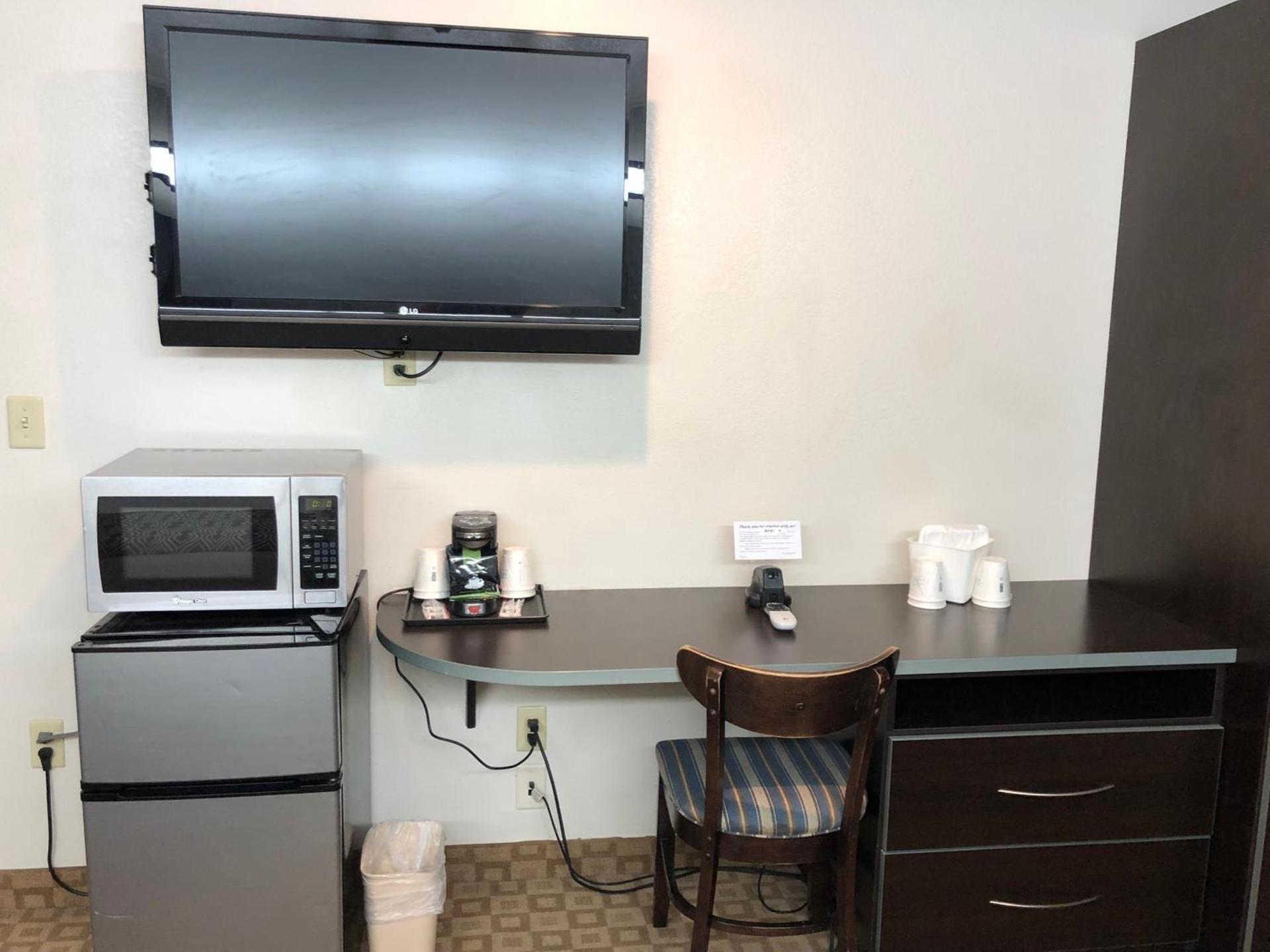 Microtel Inn & Suites by Wyndham Klamath Falls photo 18