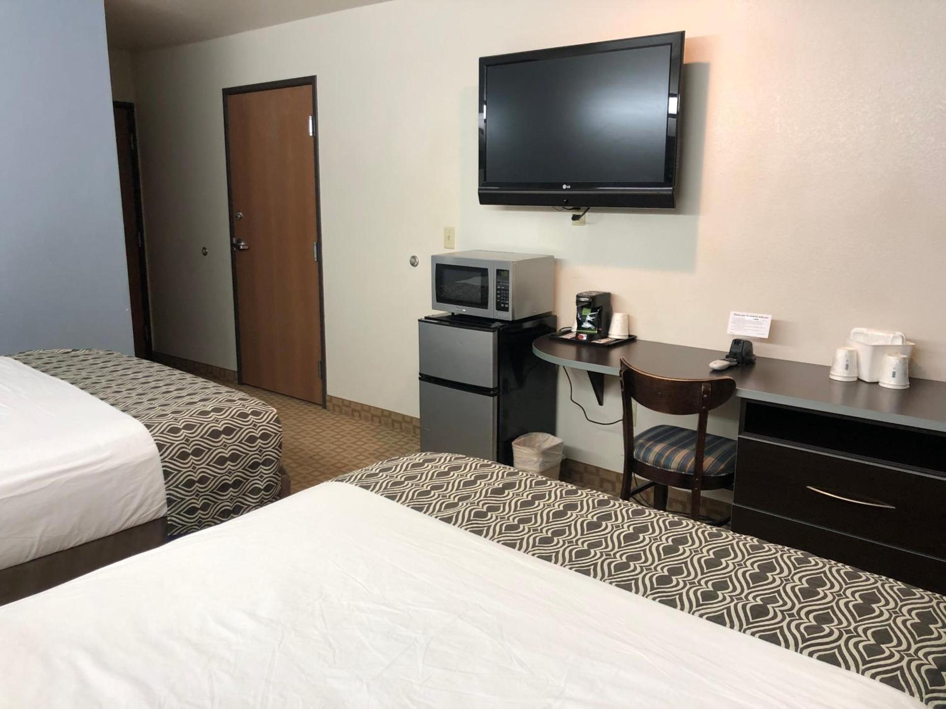 Microtel Inn & Suites by Wyndham Klamath Falls photo 21