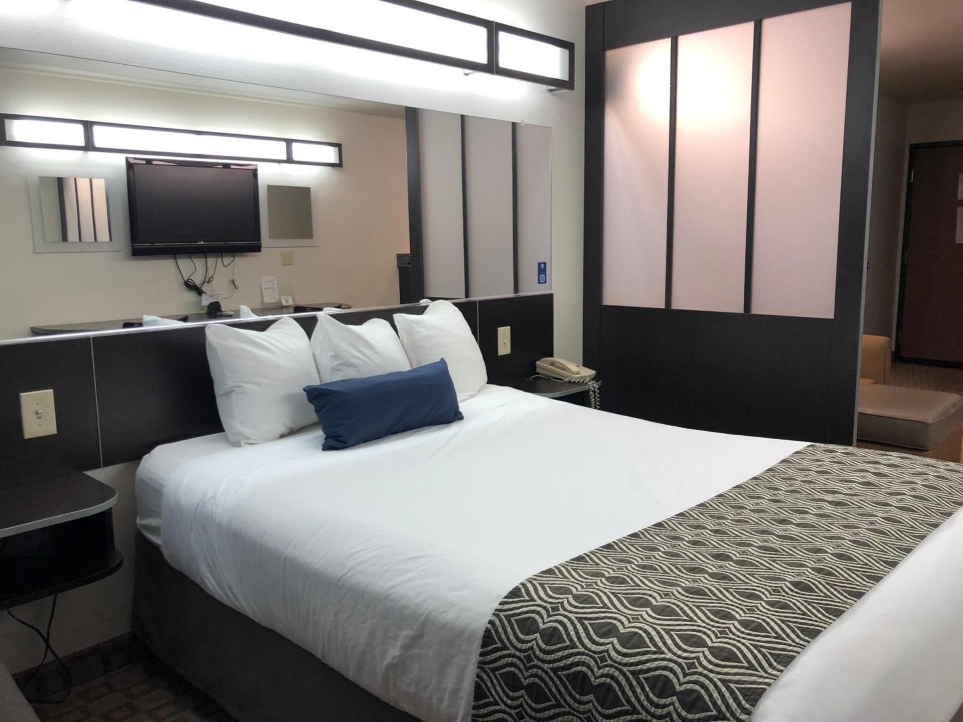 Microtel Inn & Suites by Wyndham Klamath Falls photo 27