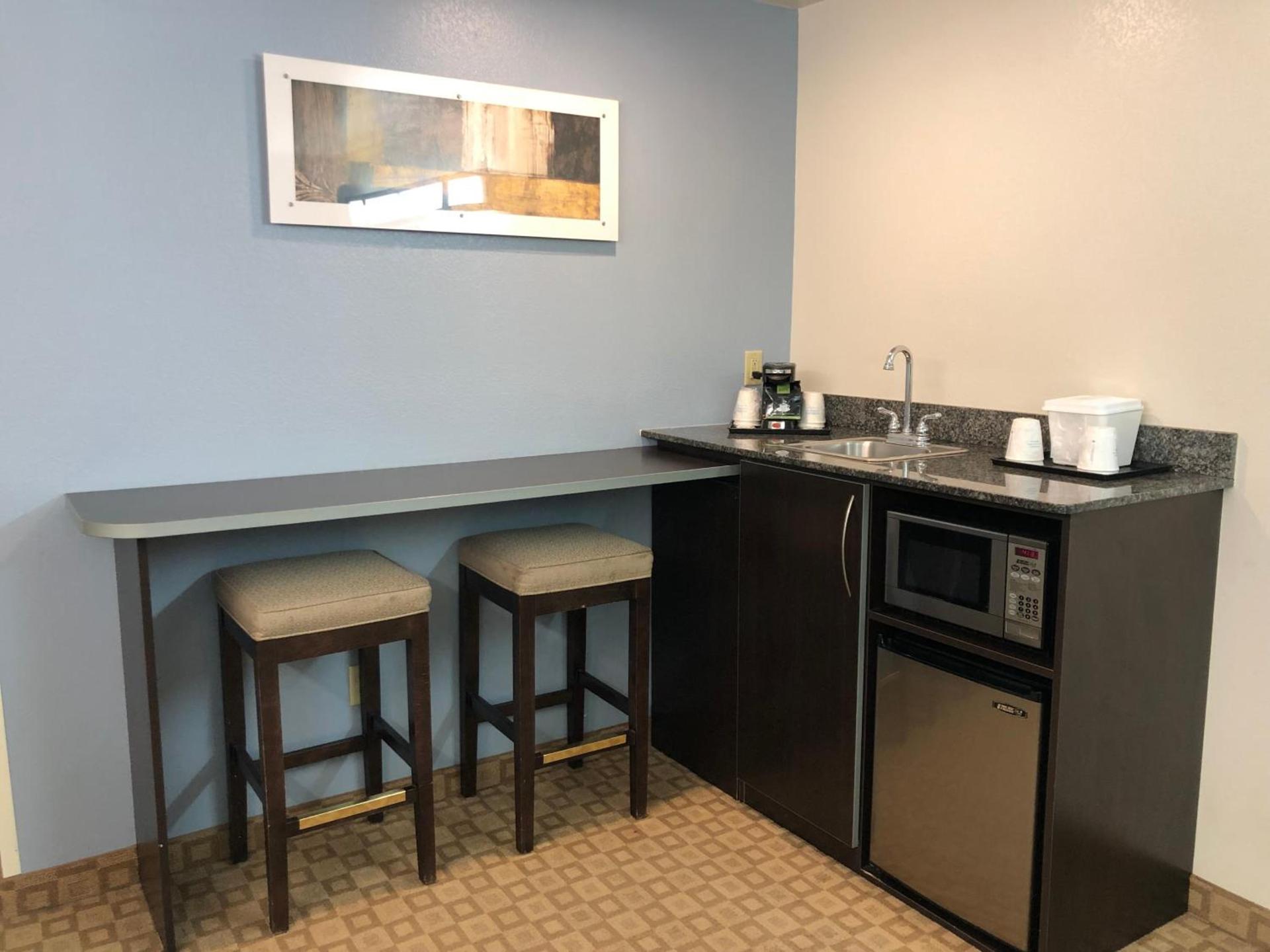 Microtel Inn & Suites by Wyndham Klamath Falls photo 28