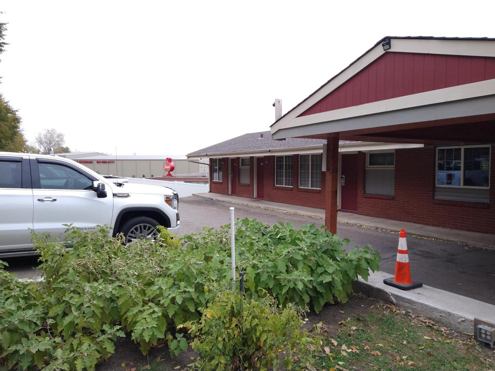 Highway Motel photo 3