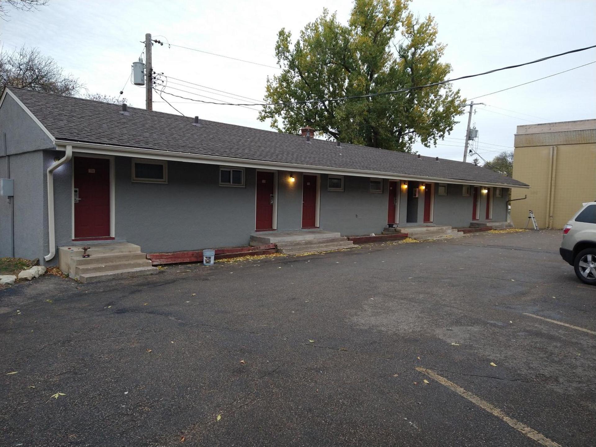 Highway Motel photo 1