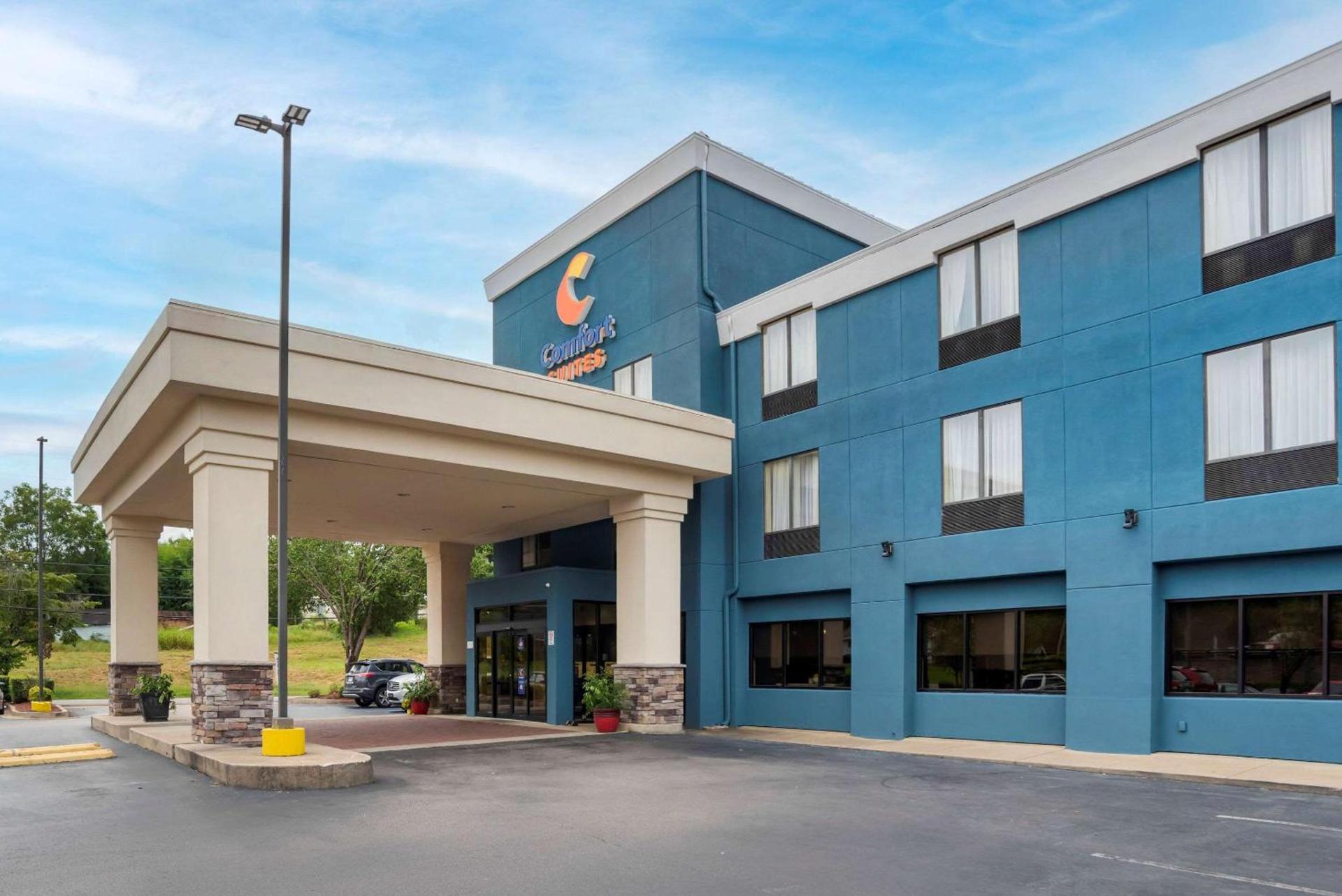 Comfort Suites Fultondale I-65 near I-22 — hotel in Fultondale
