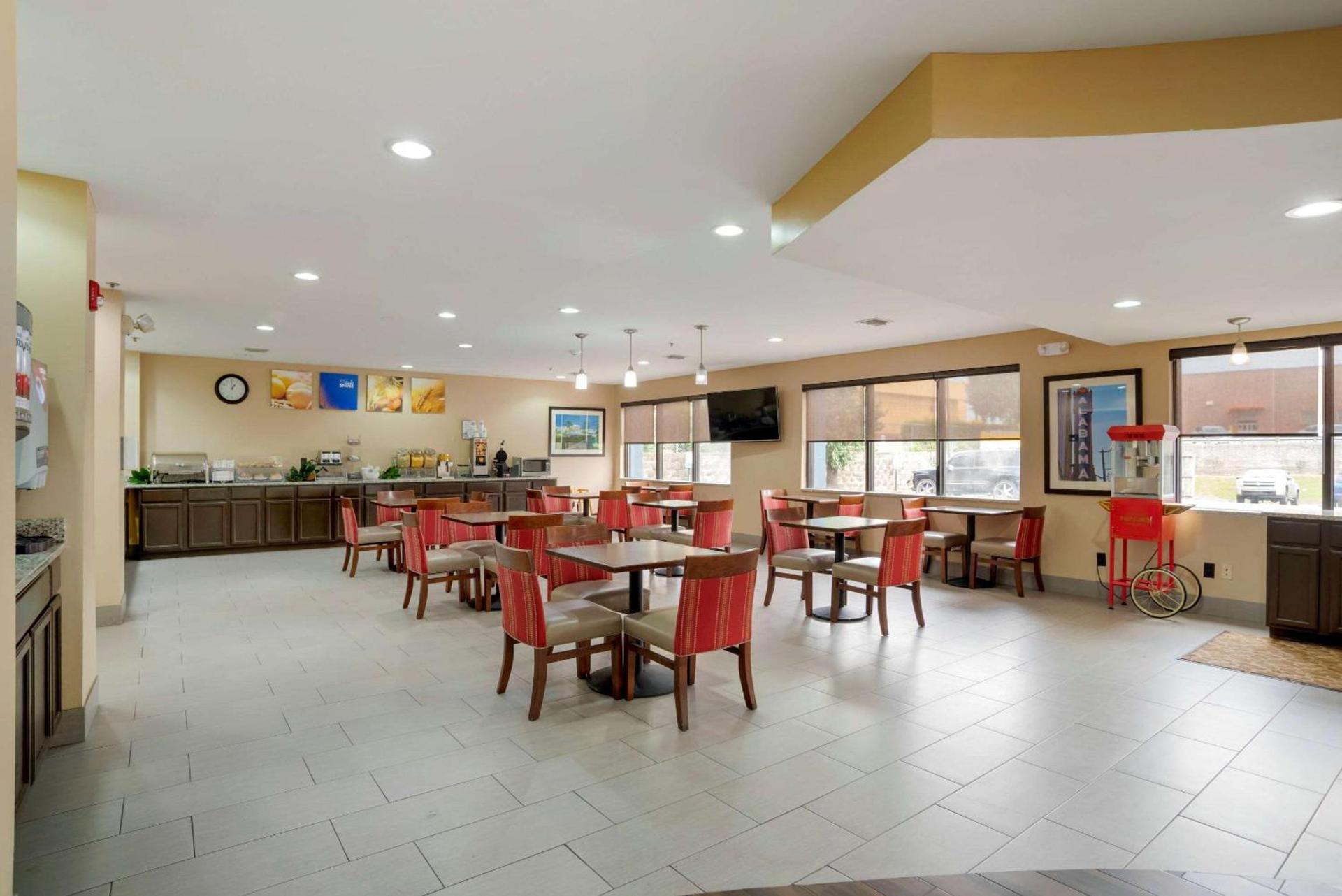 Comfort Suites Fultondale I-65 near I-22 photo 27