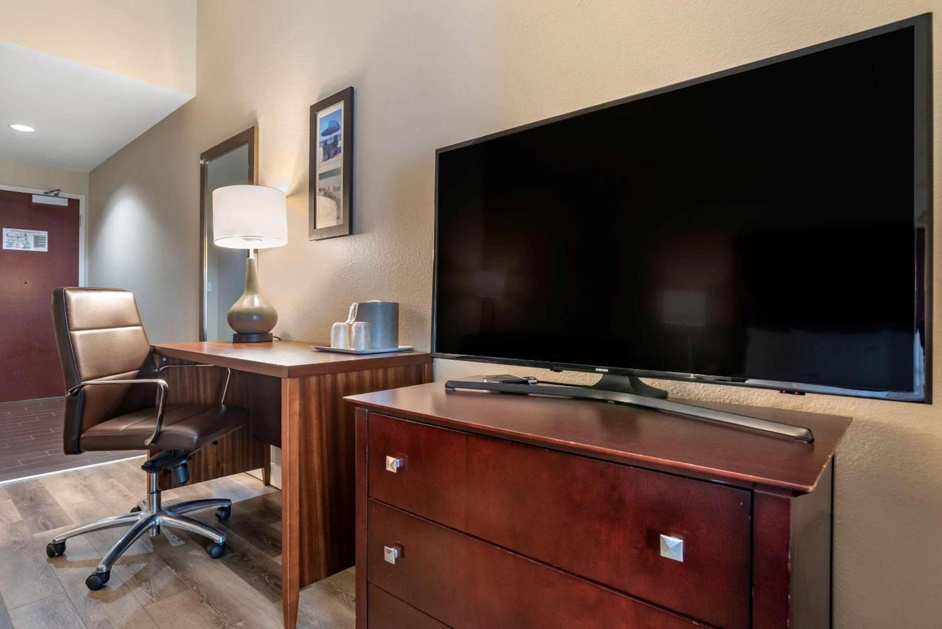 Comfort Inn & Suites Fort Walton Beach - Destin West photo 7