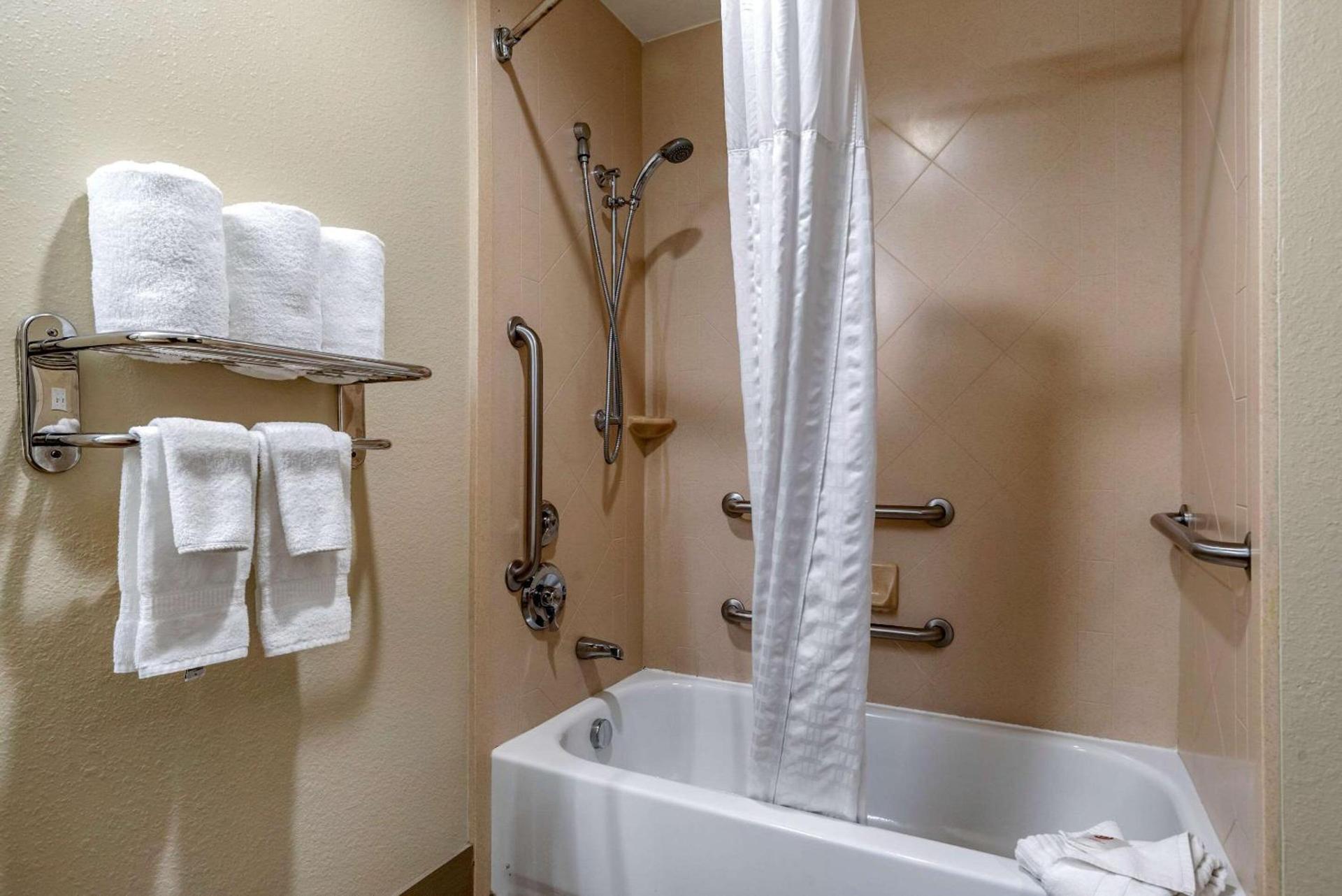 Comfort Inn & Suites Fort Walton Beach - Destin West photo 13