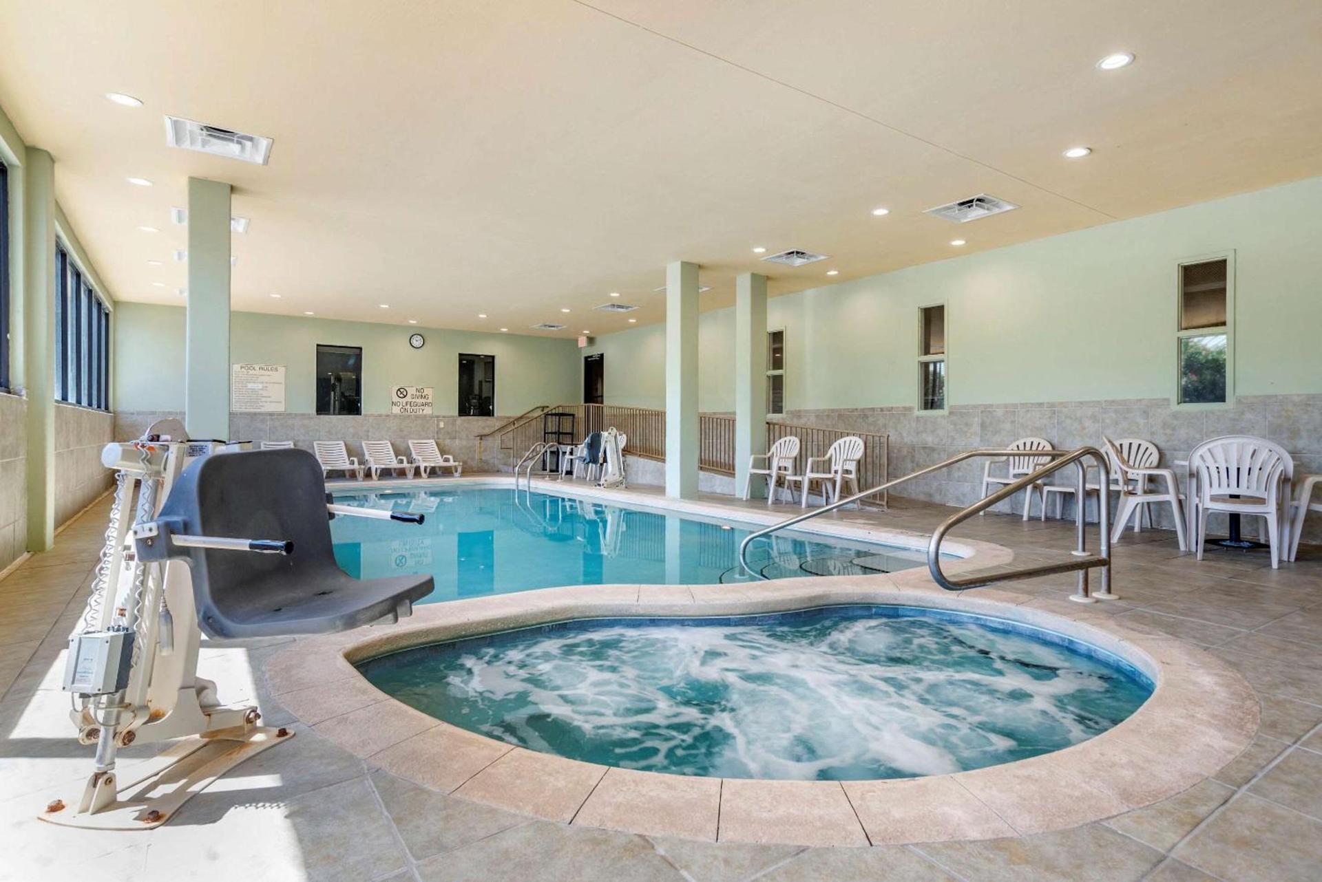 Comfort Inn & Suites Fort Walton Beach - Destin West photo 23