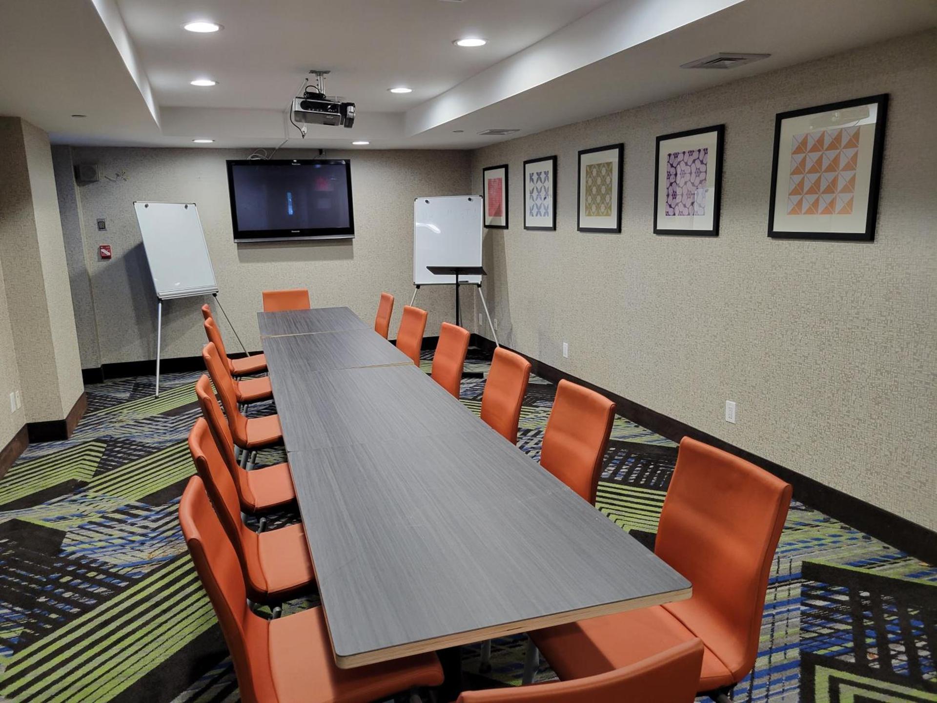 Holiday Inn Express Maspeth by IHG photo 24