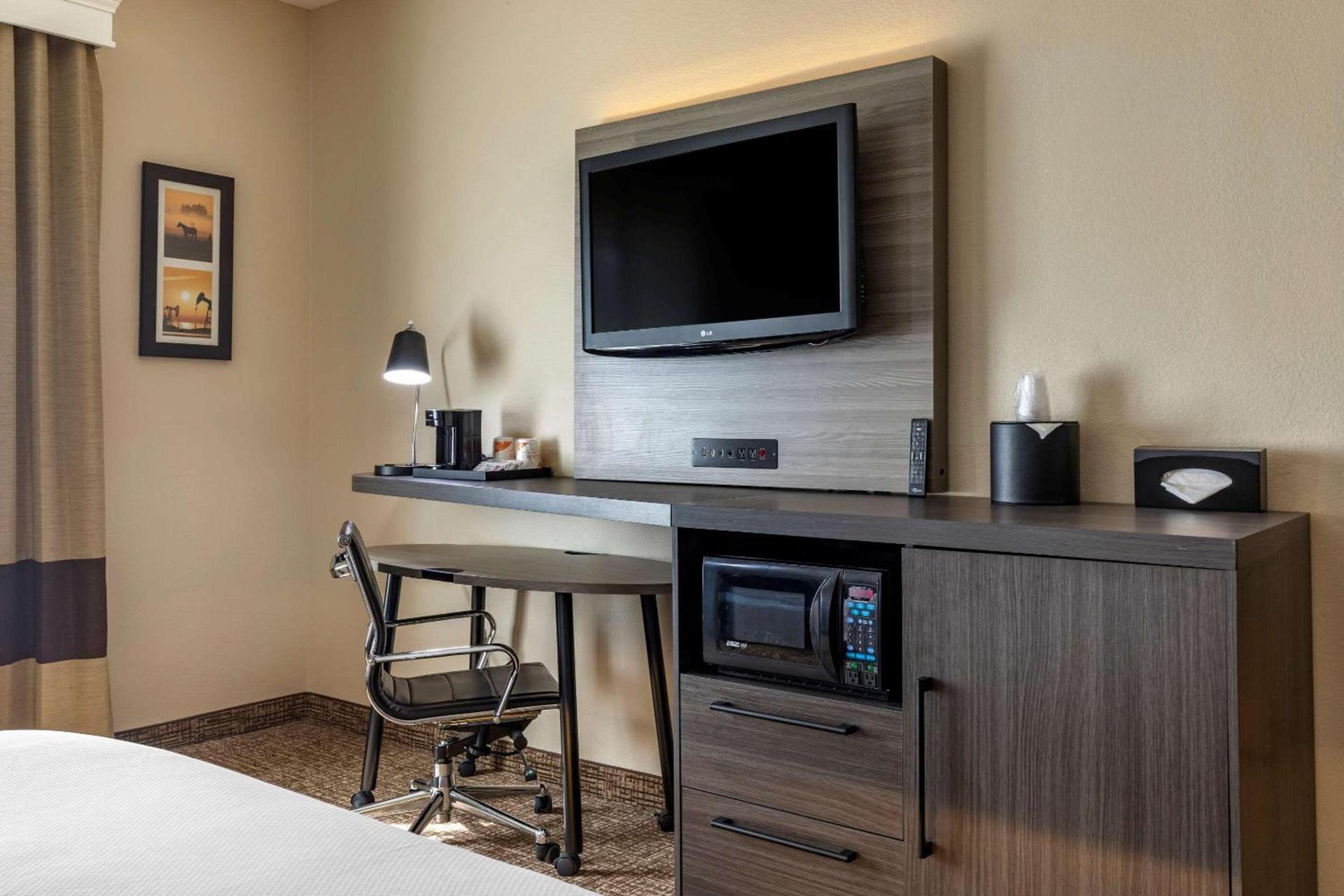Comfort Inn & Suites North Dallas-Addison photo 17