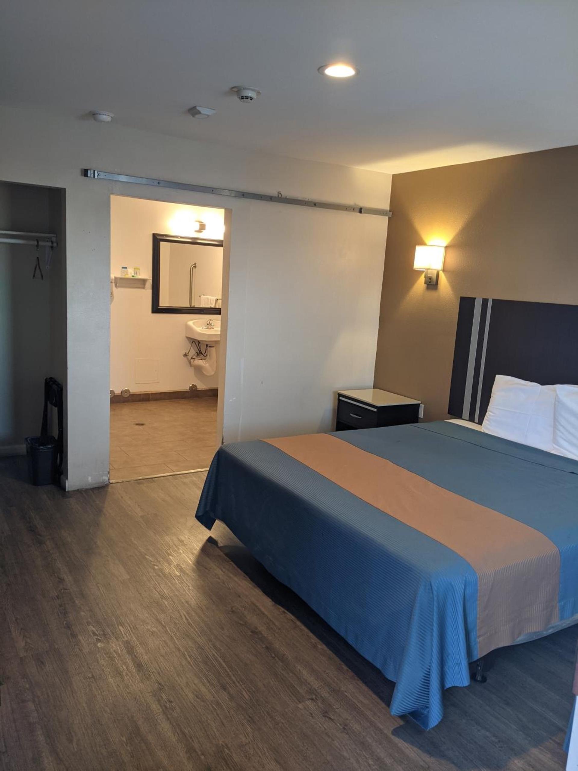 Epic Hotel photo 26