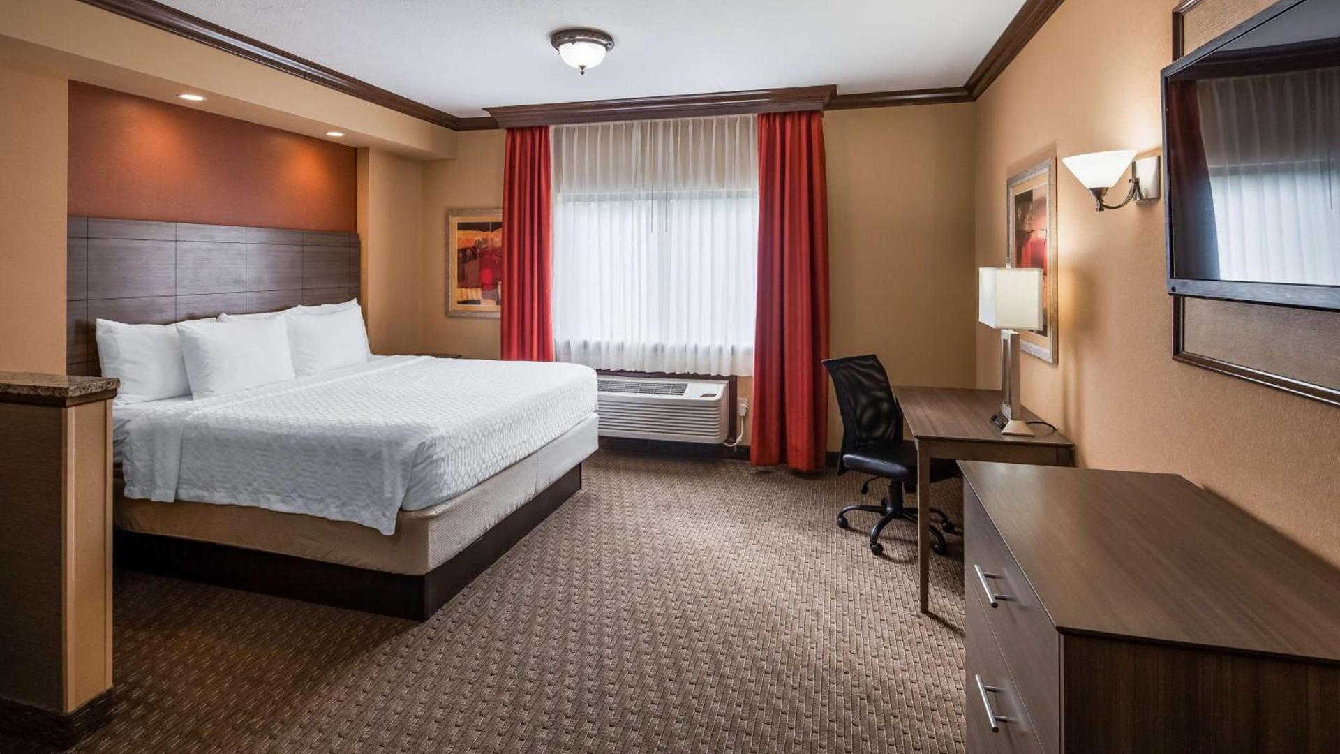 Best Western Plus North Canton Inn & Suites photo 21