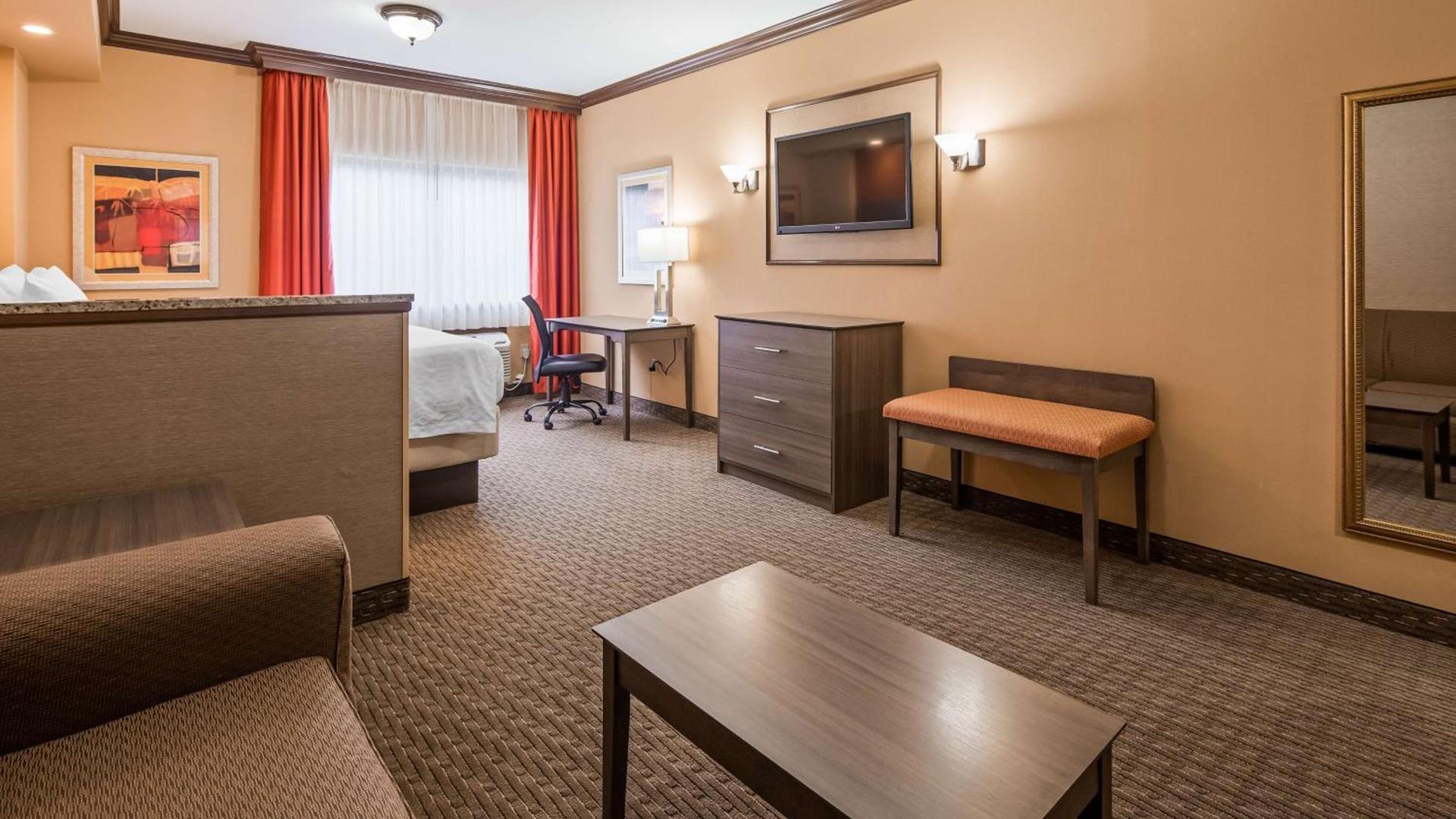Best Western Plus North Canton Inn & Suites photo 24