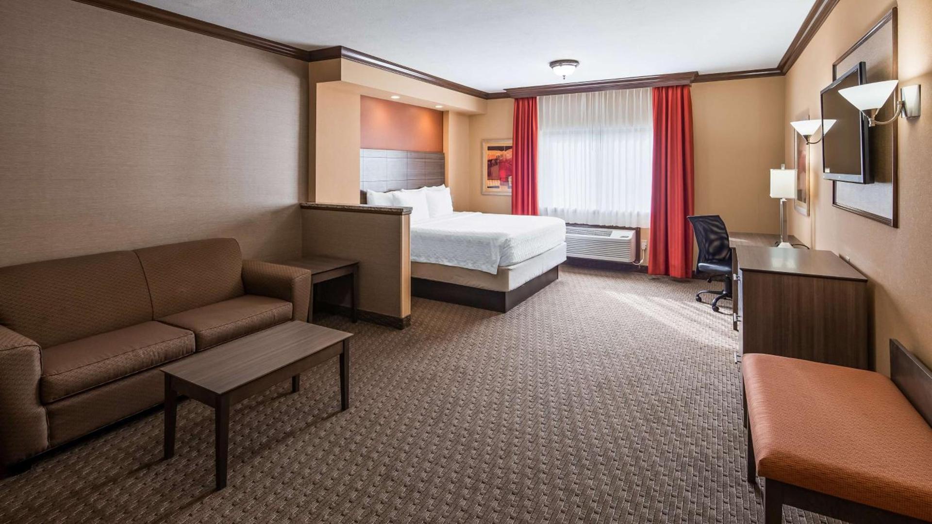 Best Western Plus North Canton Inn & Suites photo 27
