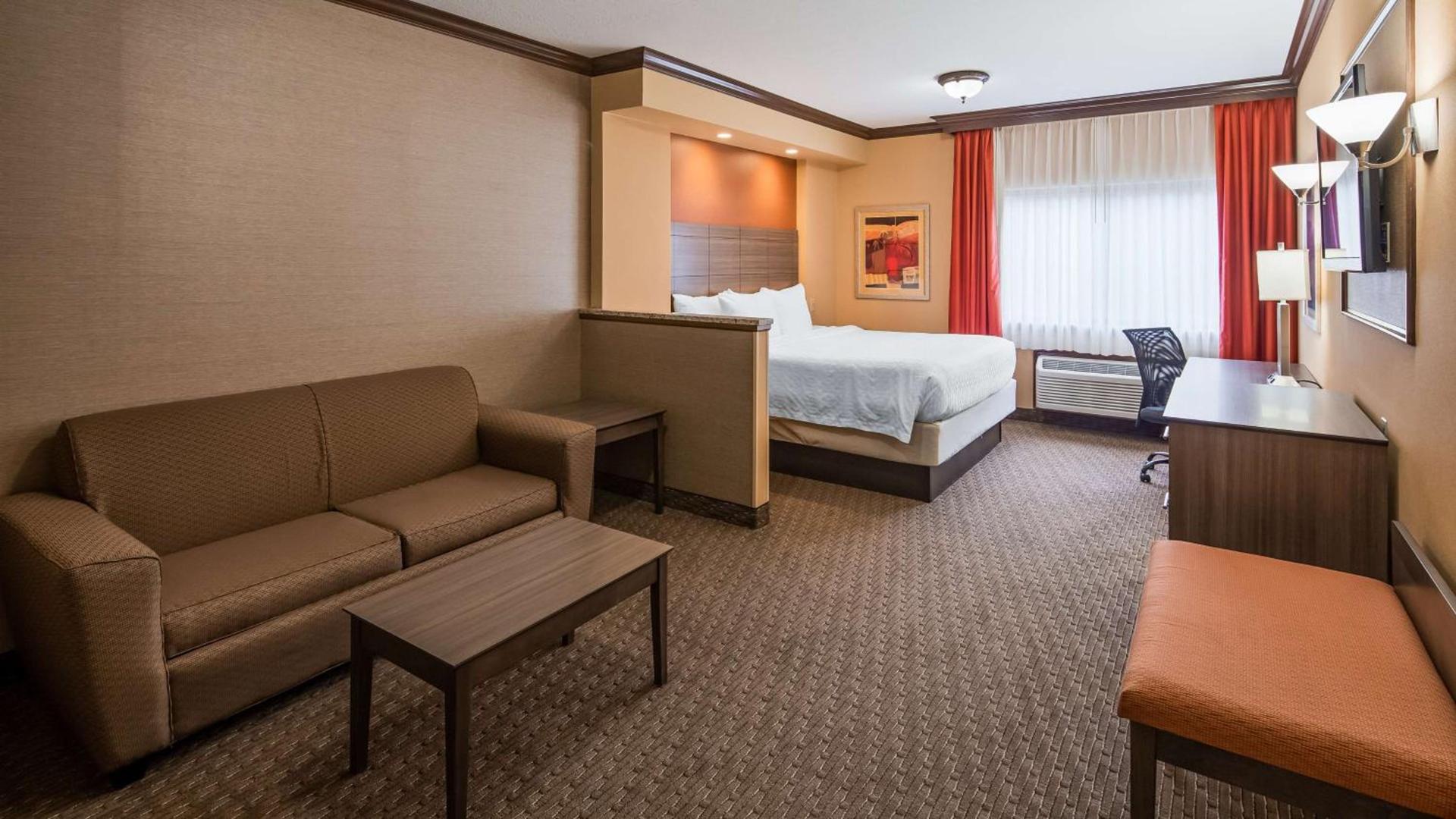 Best Western Plus North Canton Inn & Suites photo 25