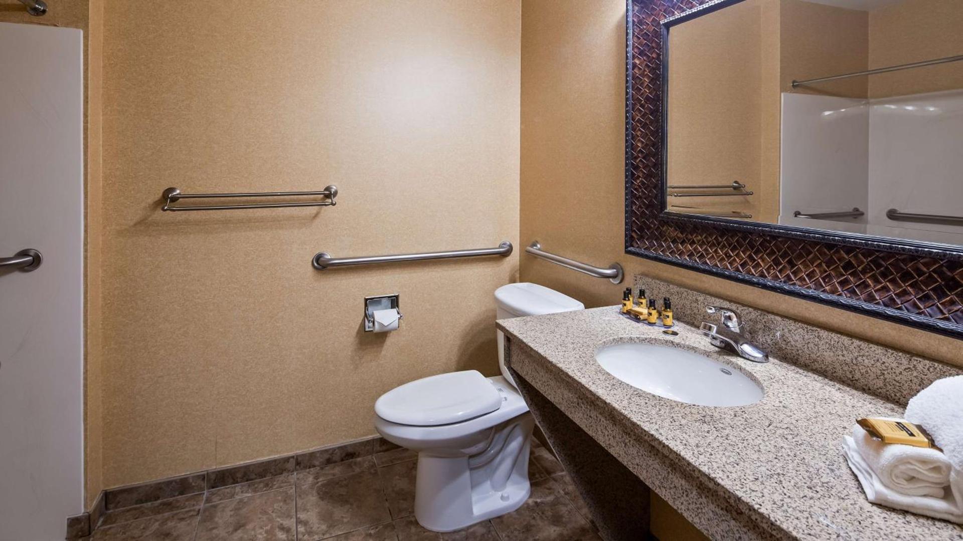 Best Western Plus North Canton Inn & Suites photo 34