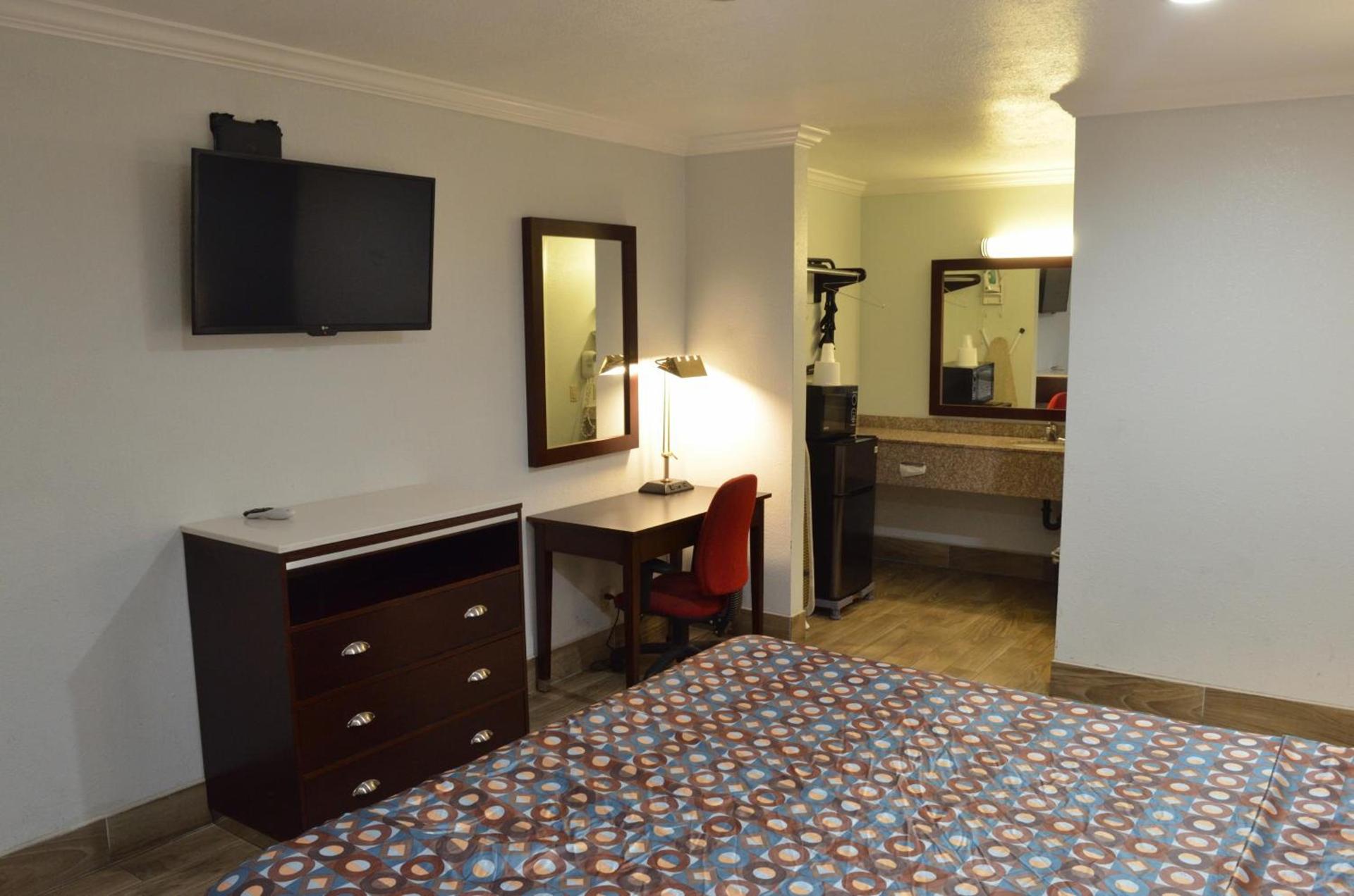 Welcome Inn Corona photo 50