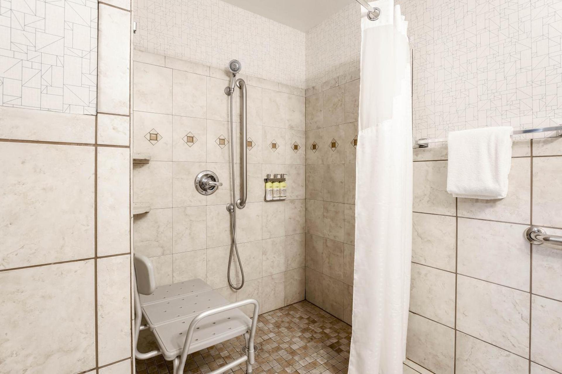 Holiday Inn Express Lancaster by IHG photo 30