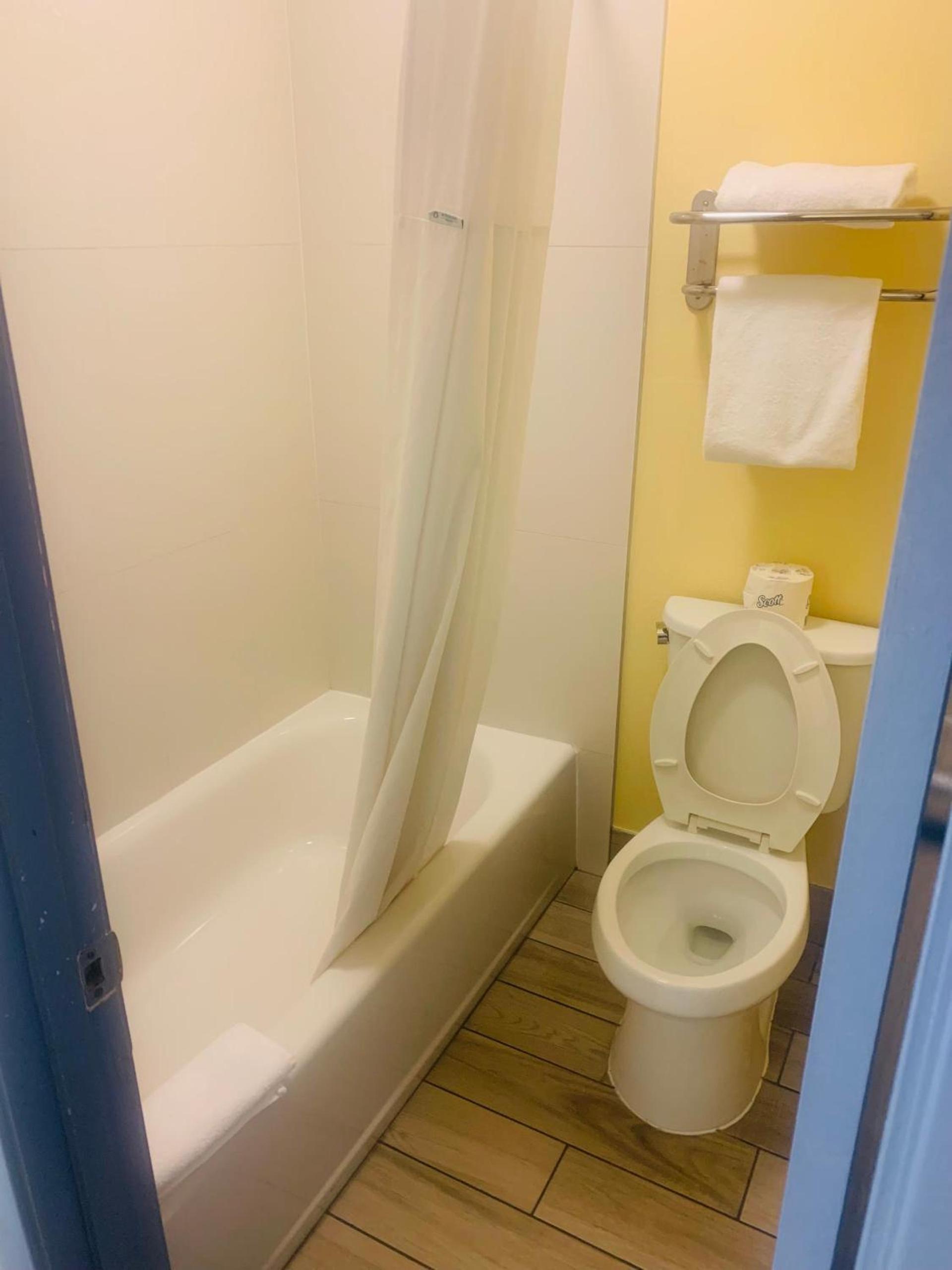 SureStay Plus by Best Western Beaumont photo 30