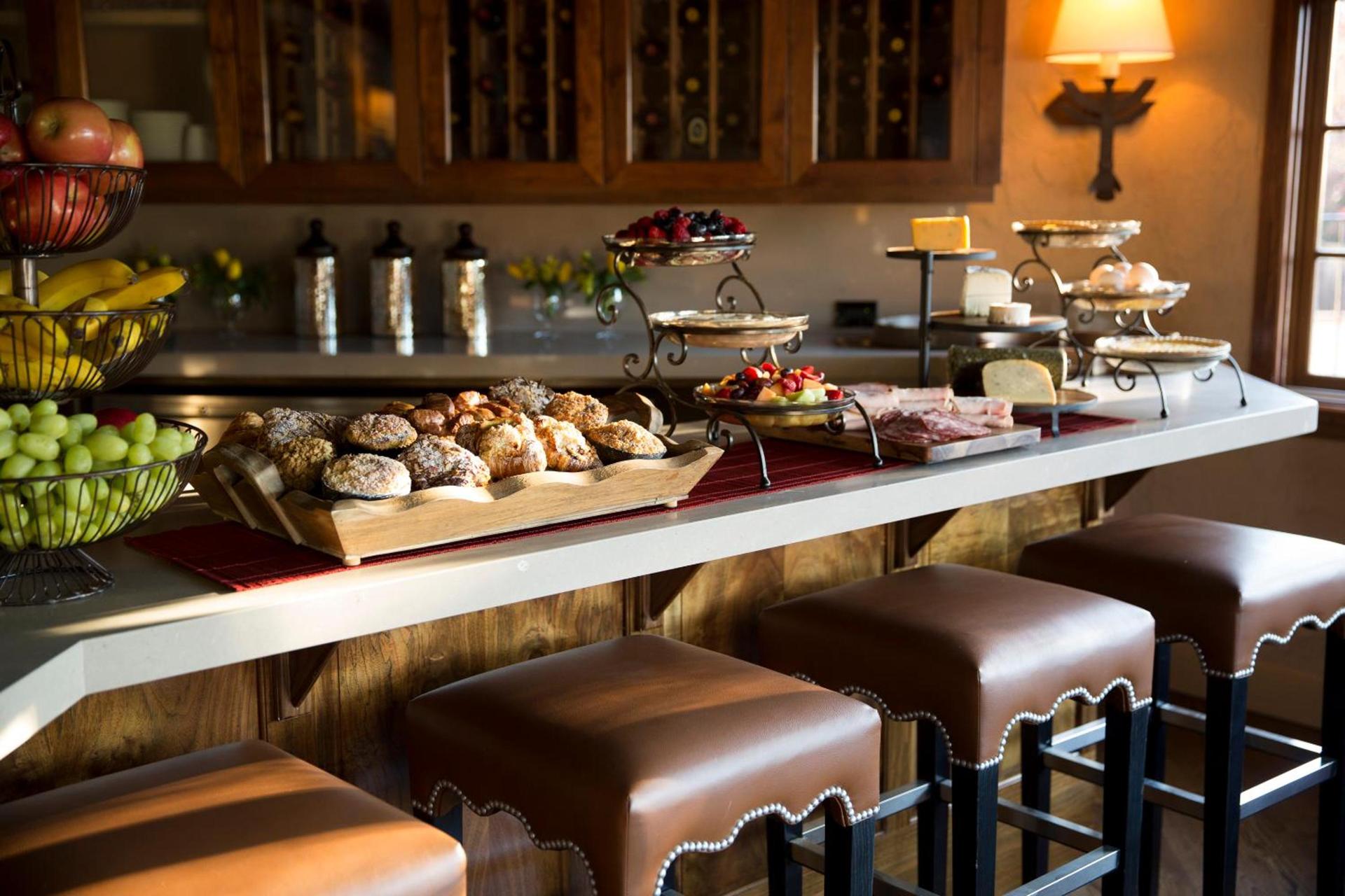 Rancho Caymus Inn photo 11