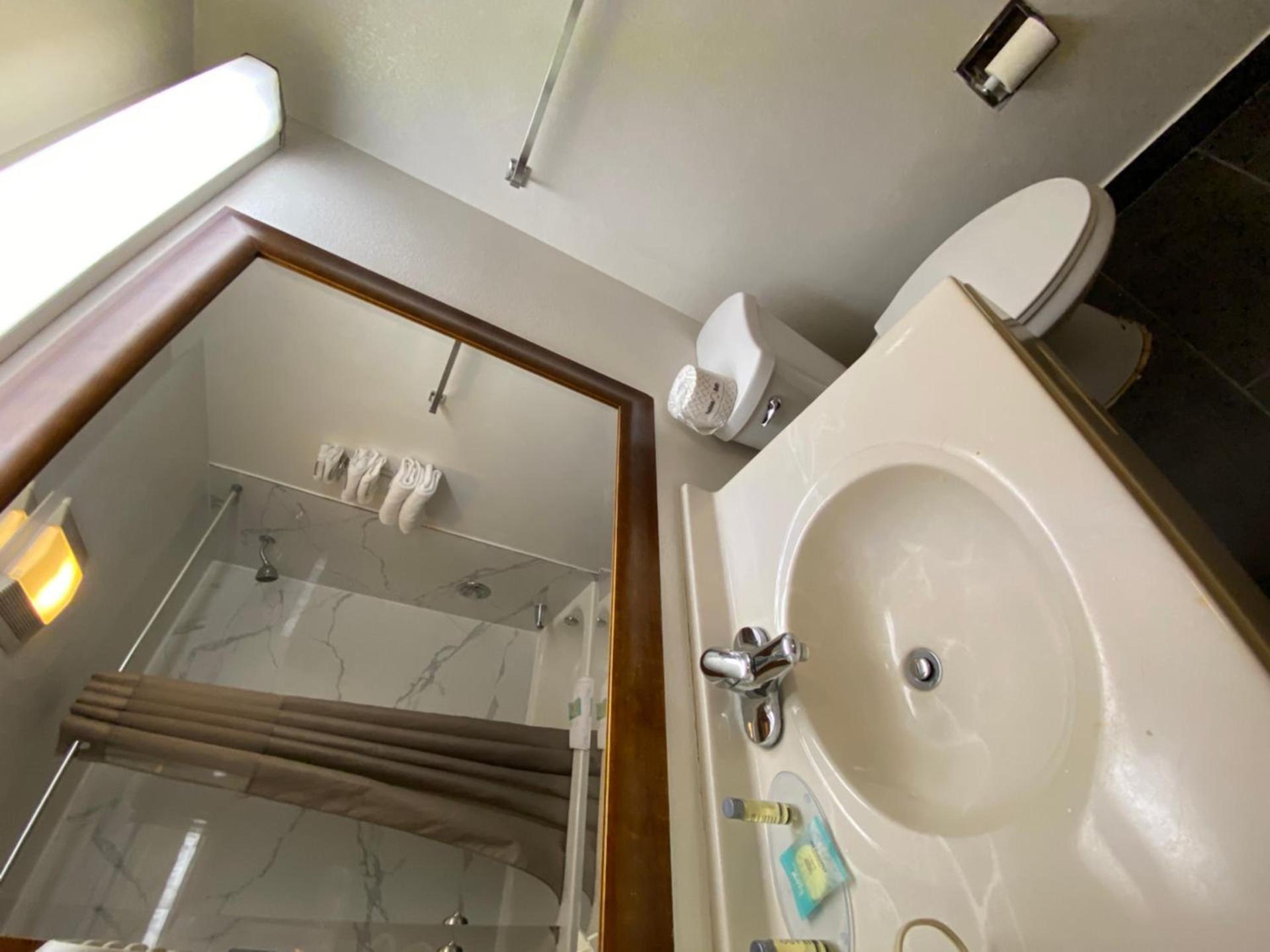 Skylight Inn Willoughby - Cleveland Mentor photo 6
