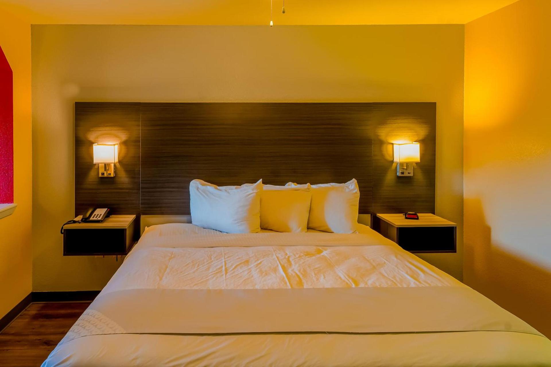OYO Hotel Yoakum West photo 12