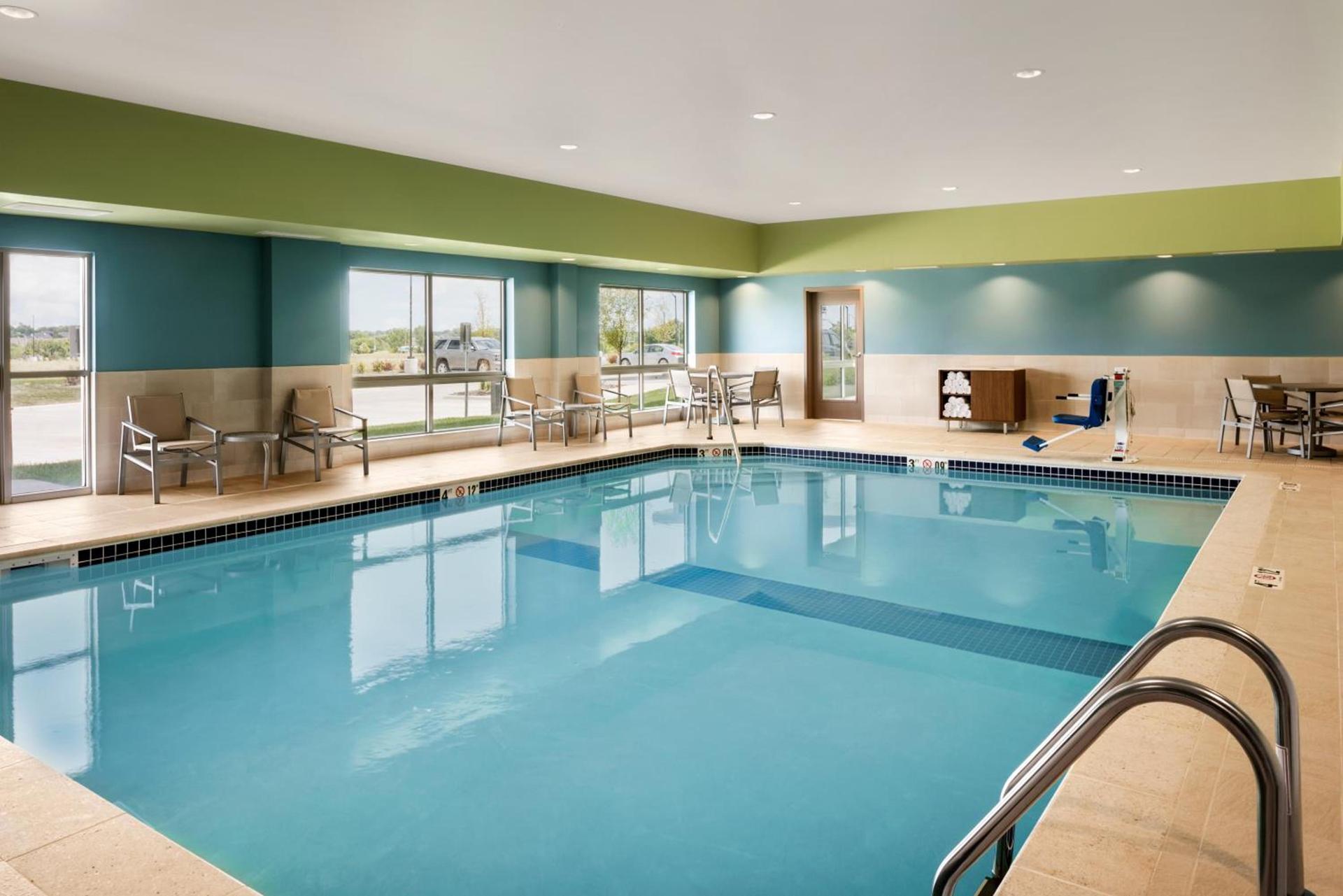 Holiday Inn Express & Suites - West Des Moines - Jordan Creek by IHG photo 2