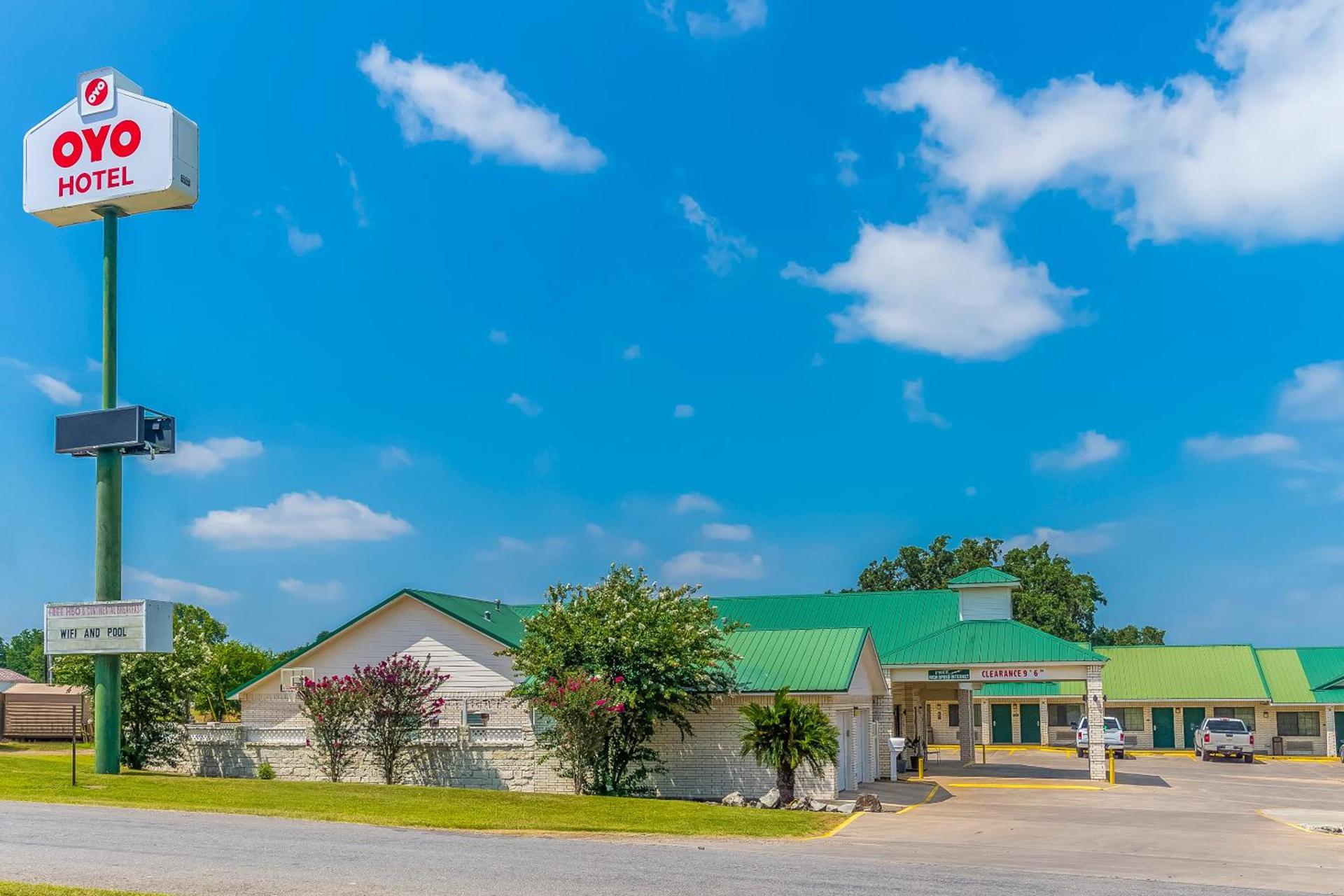 OYO Hotel Yoakum West photo 1