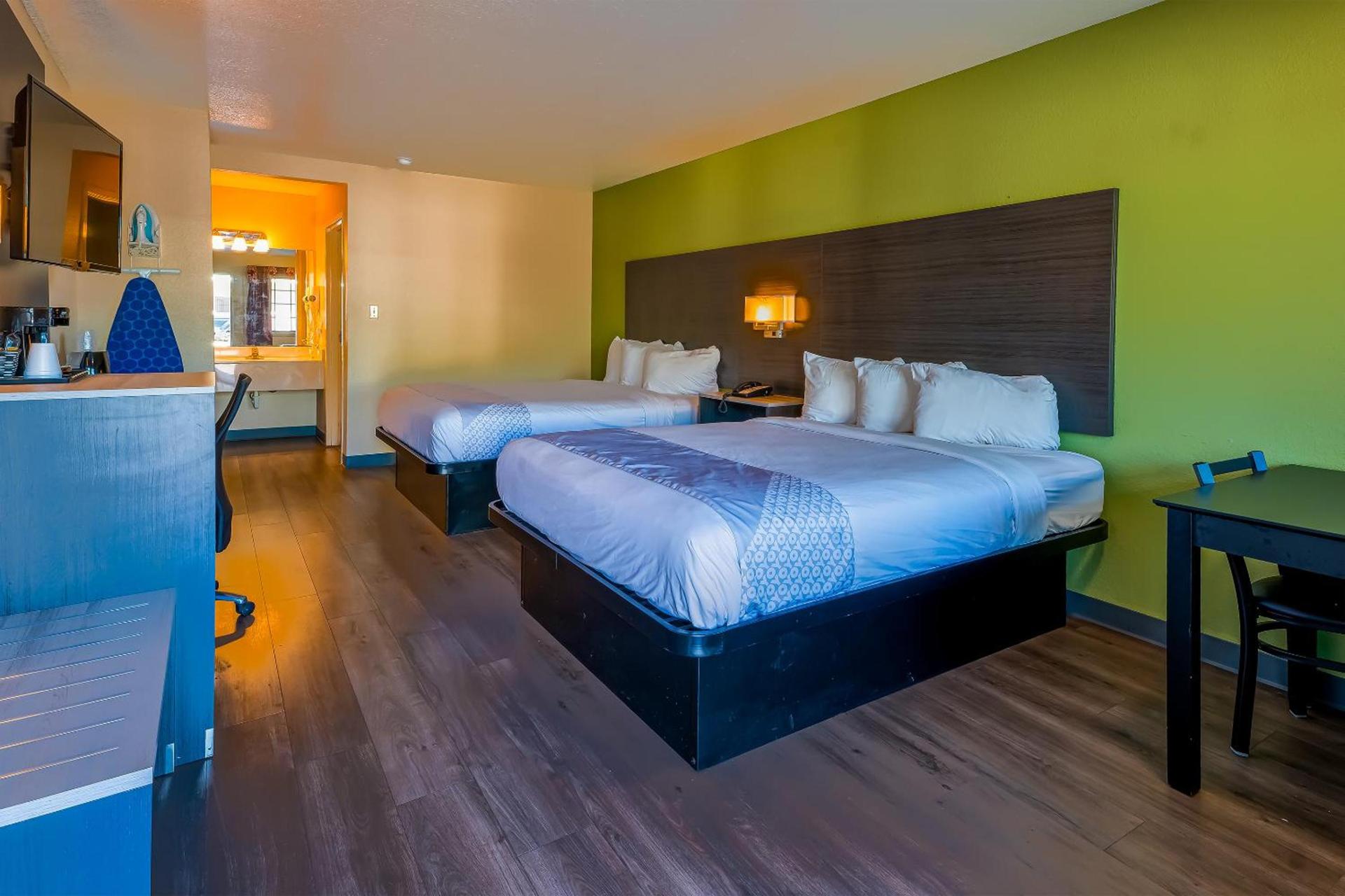 OYO Hotel Yoakum West photo 34