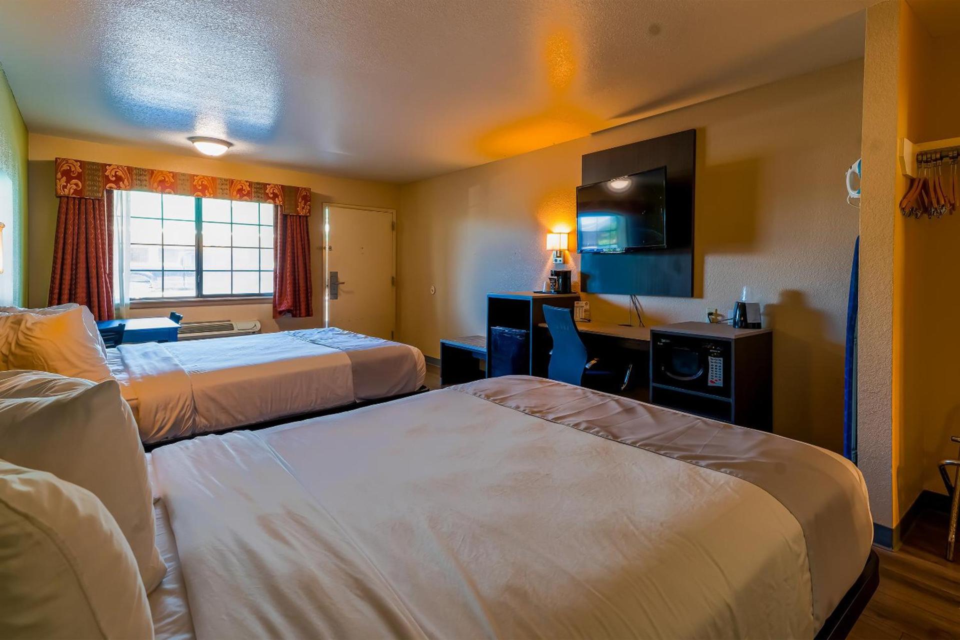 OYO Hotel Yoakum West photo 30