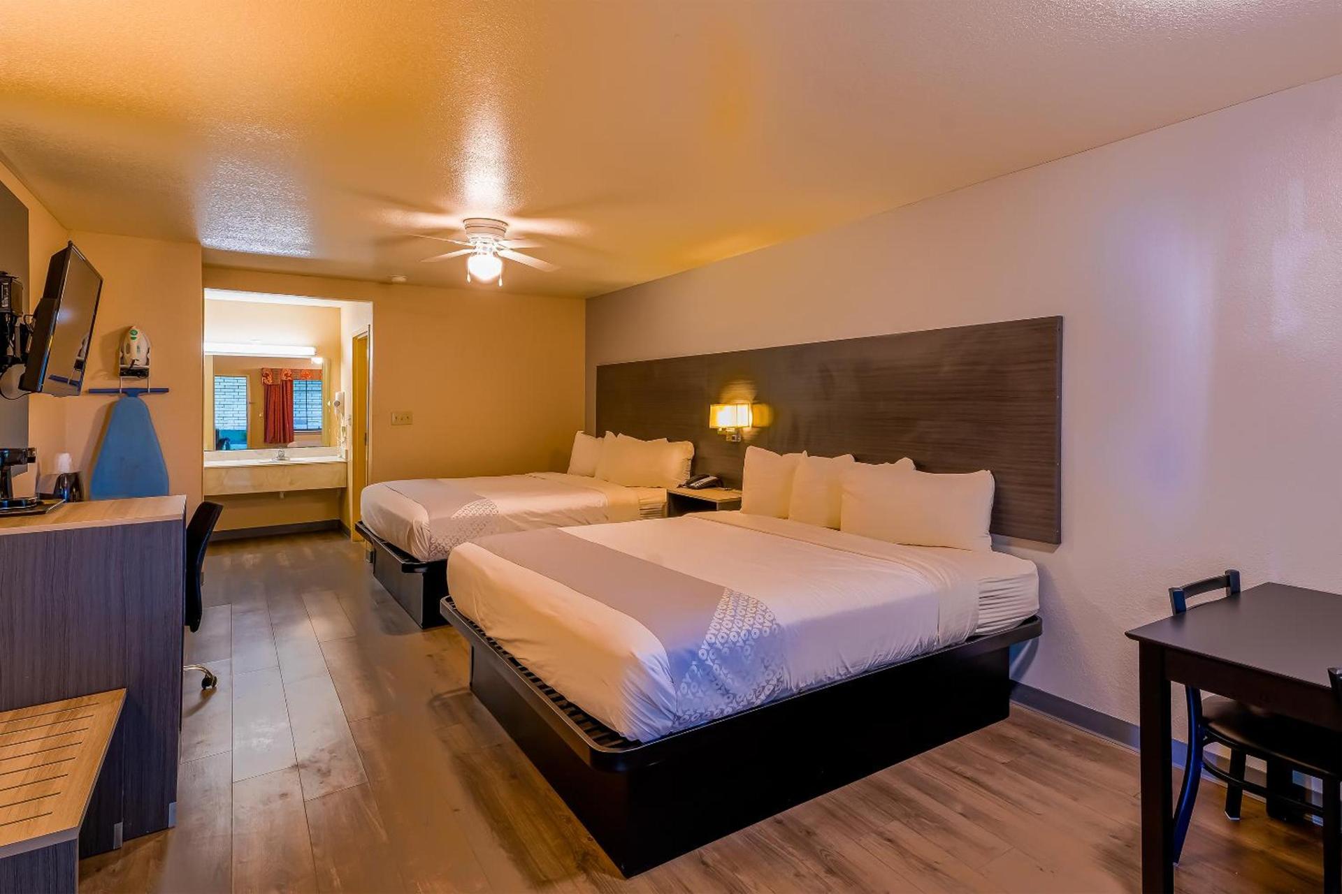 OYO Hotel Yoakum West photo 39