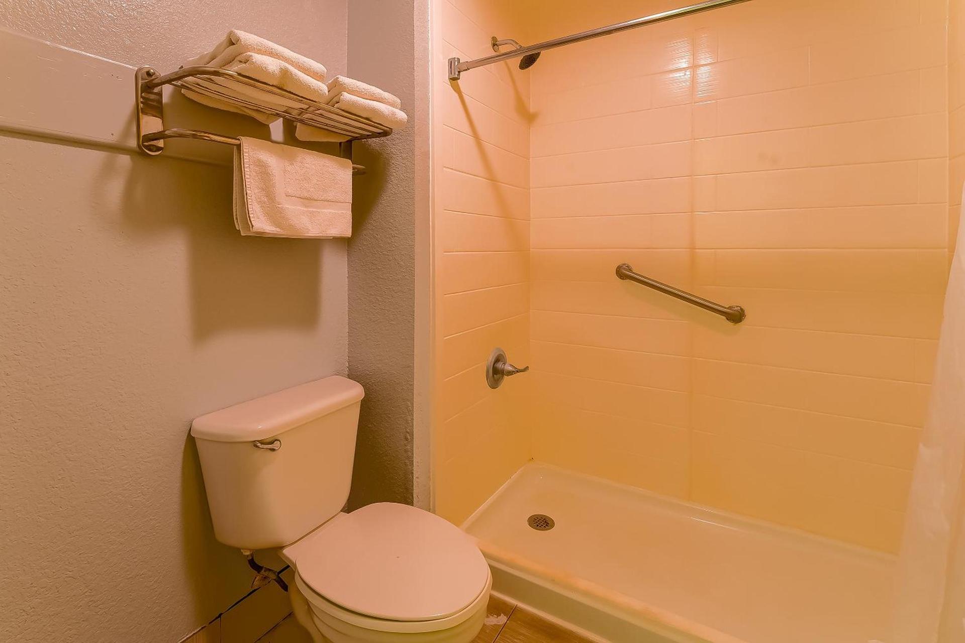 OYO Hotel Yoakum West photo 44