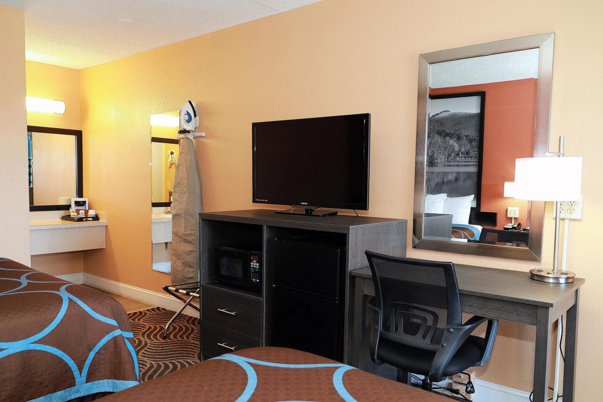 Super 8 by Wyndham Marion NC photo 36