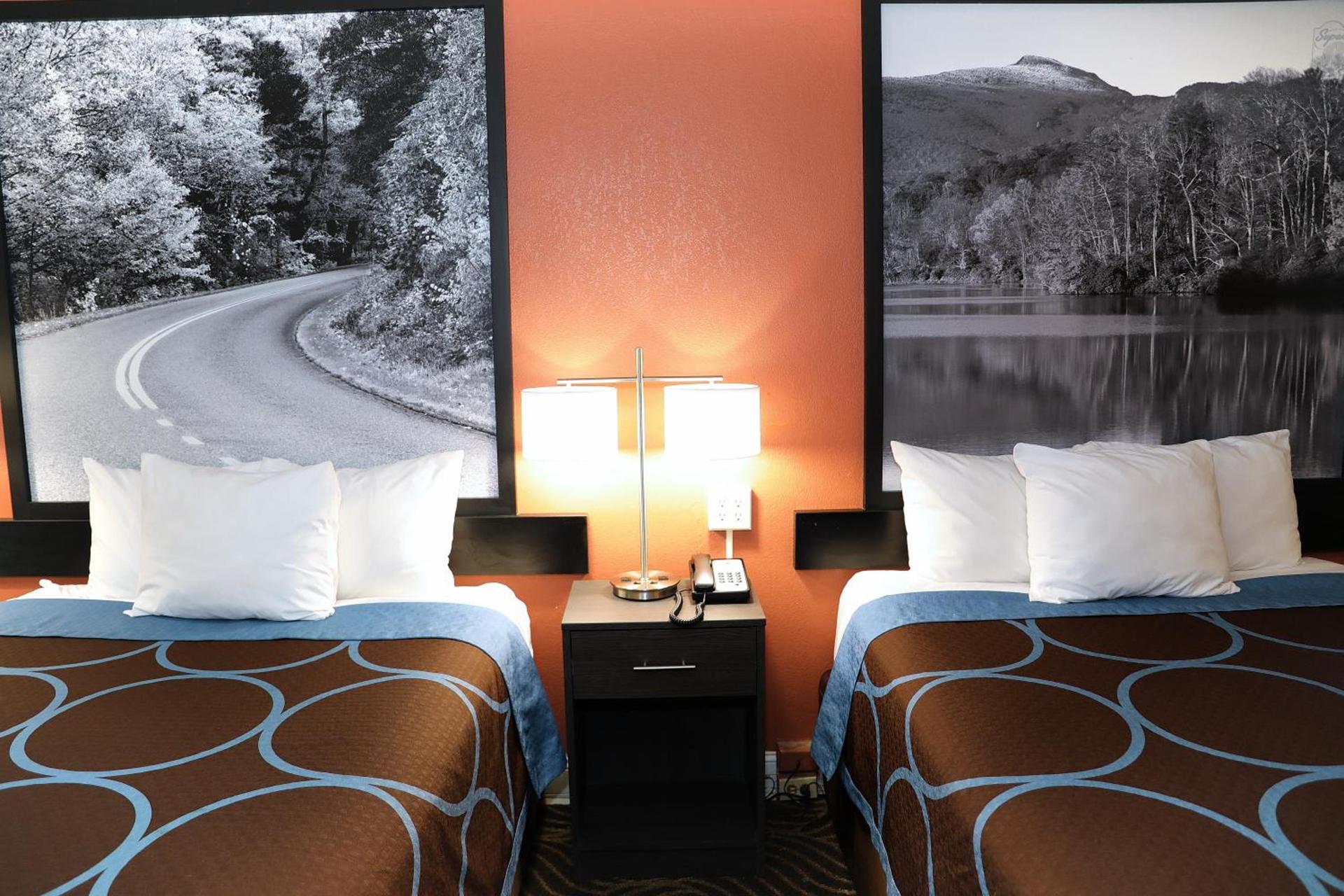 Super 8 by Wyndham Marion NC photo 42