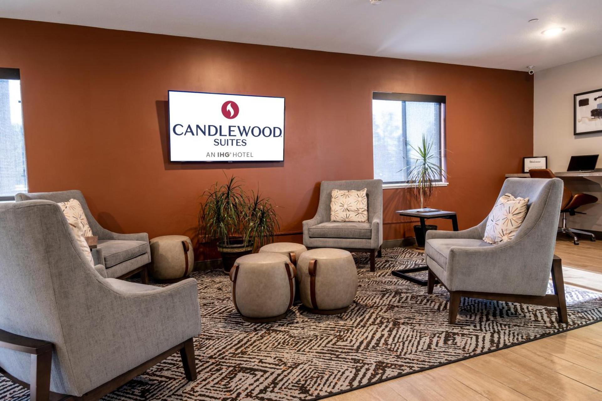 Candlewood Suites East Lansing by IHG photo 2
