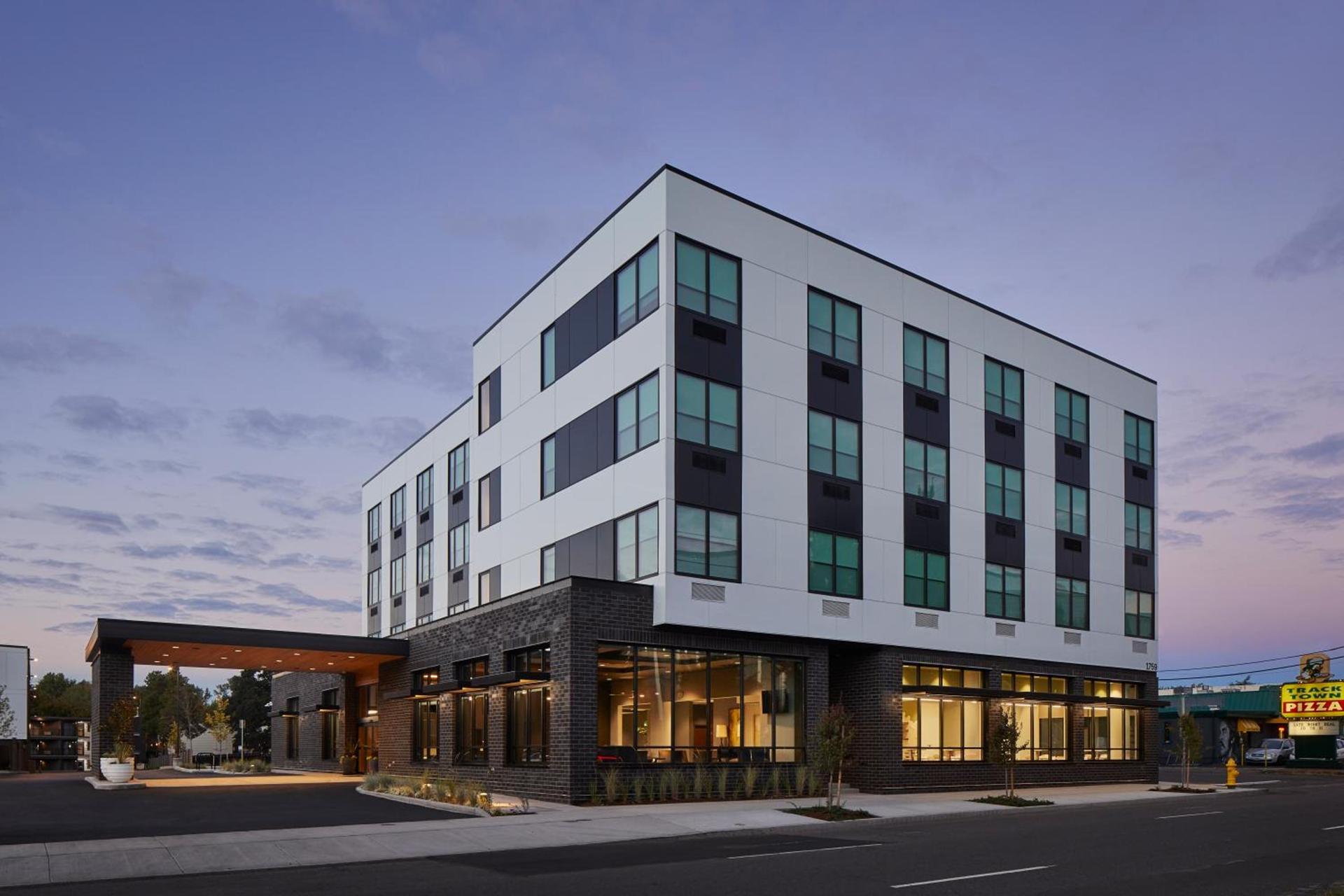 Hayward Inn — hotel in Eugene