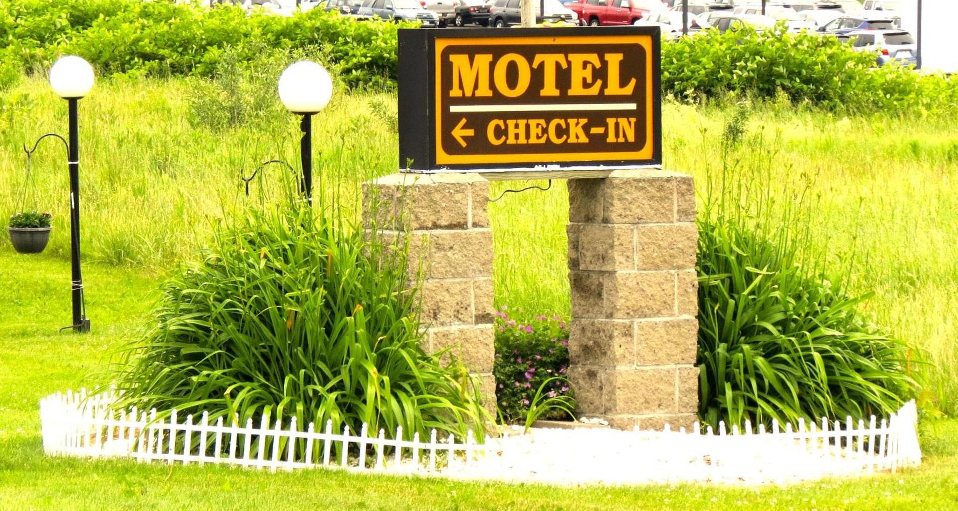 Budget Host Airport Inn photo 4