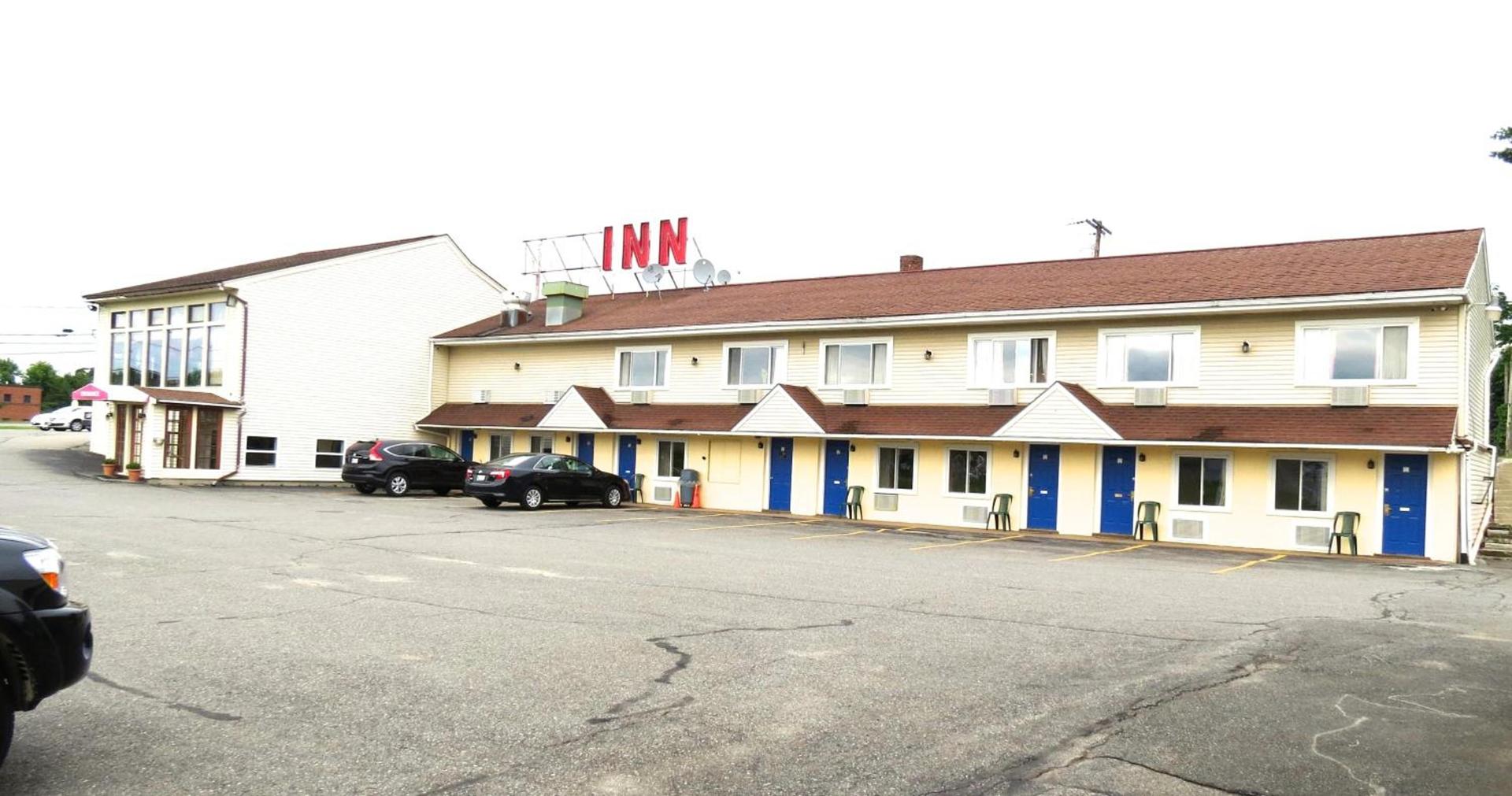 Budget Host Airport Inn — hotel in Waterville