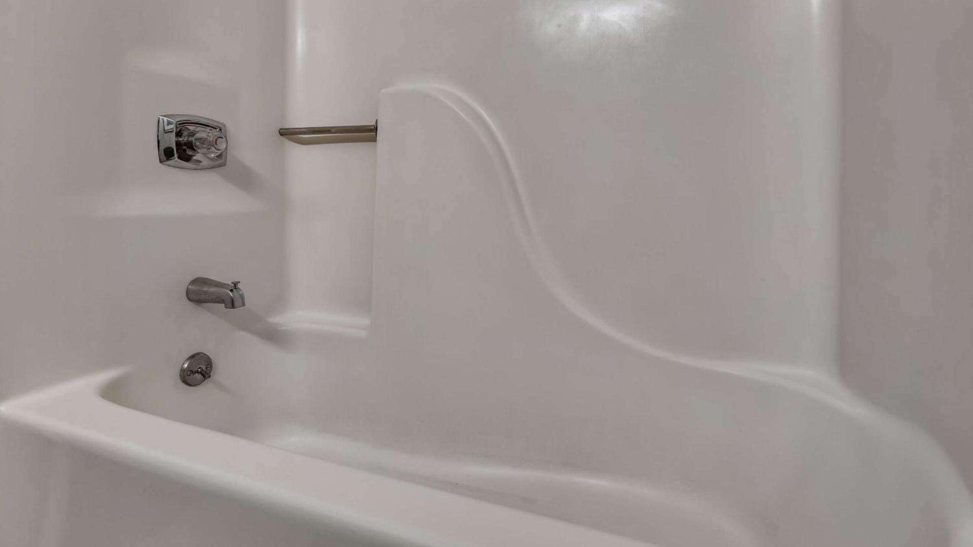 Best Western Lapeer Inn photo 40