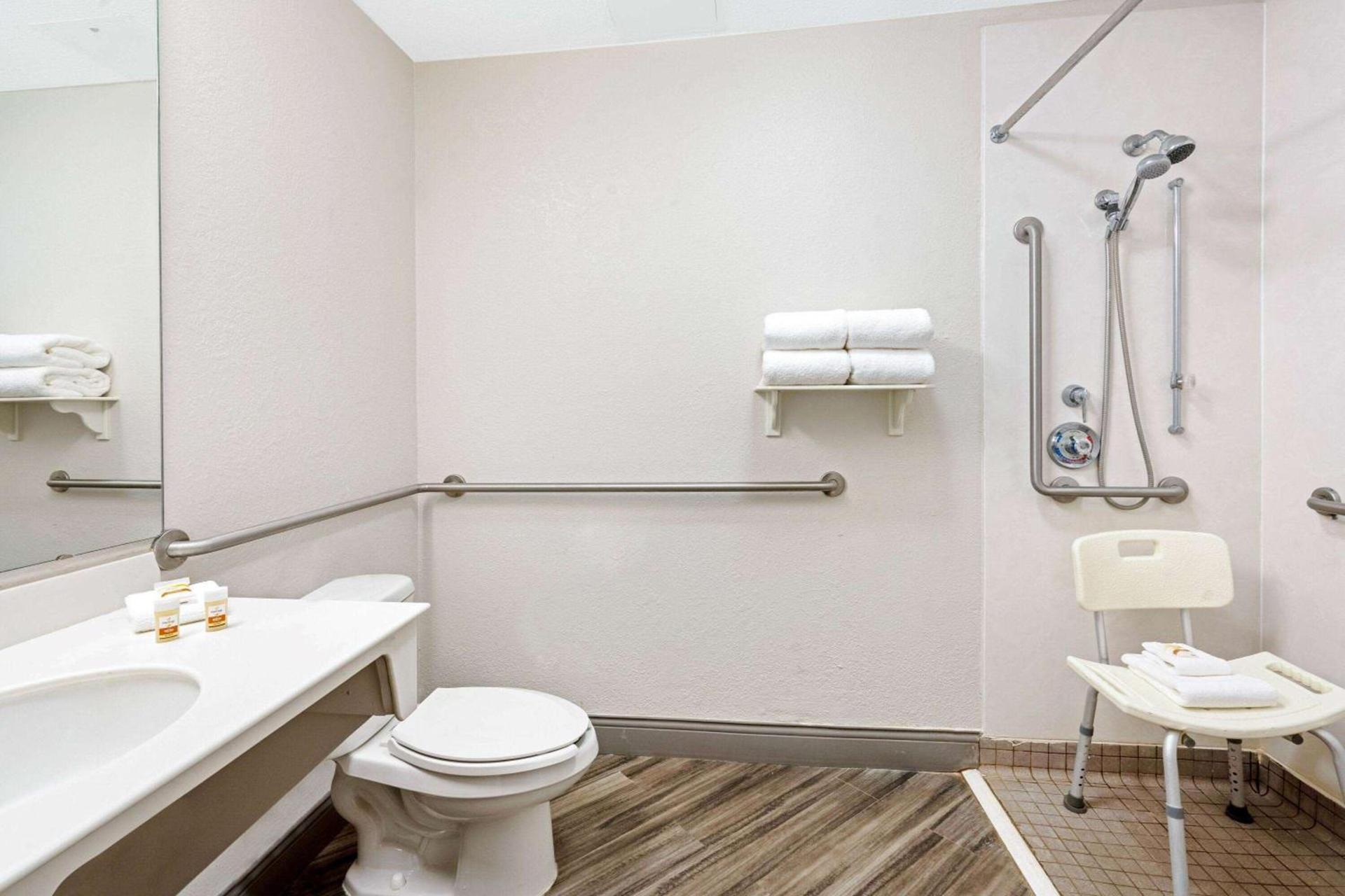 La Quinta by Wyndham Houston West Park 10 photo 25