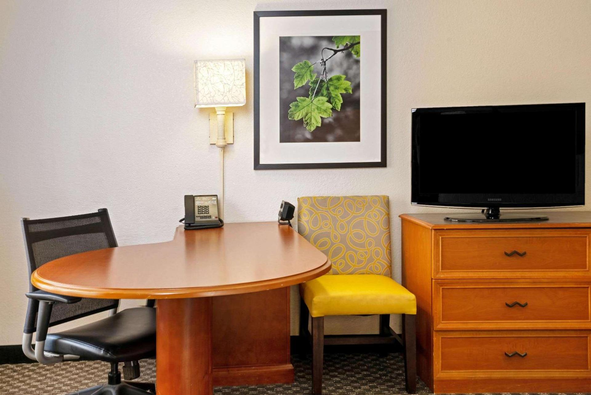 La Quinta by Wyndham Houston West Park 10 photo 18