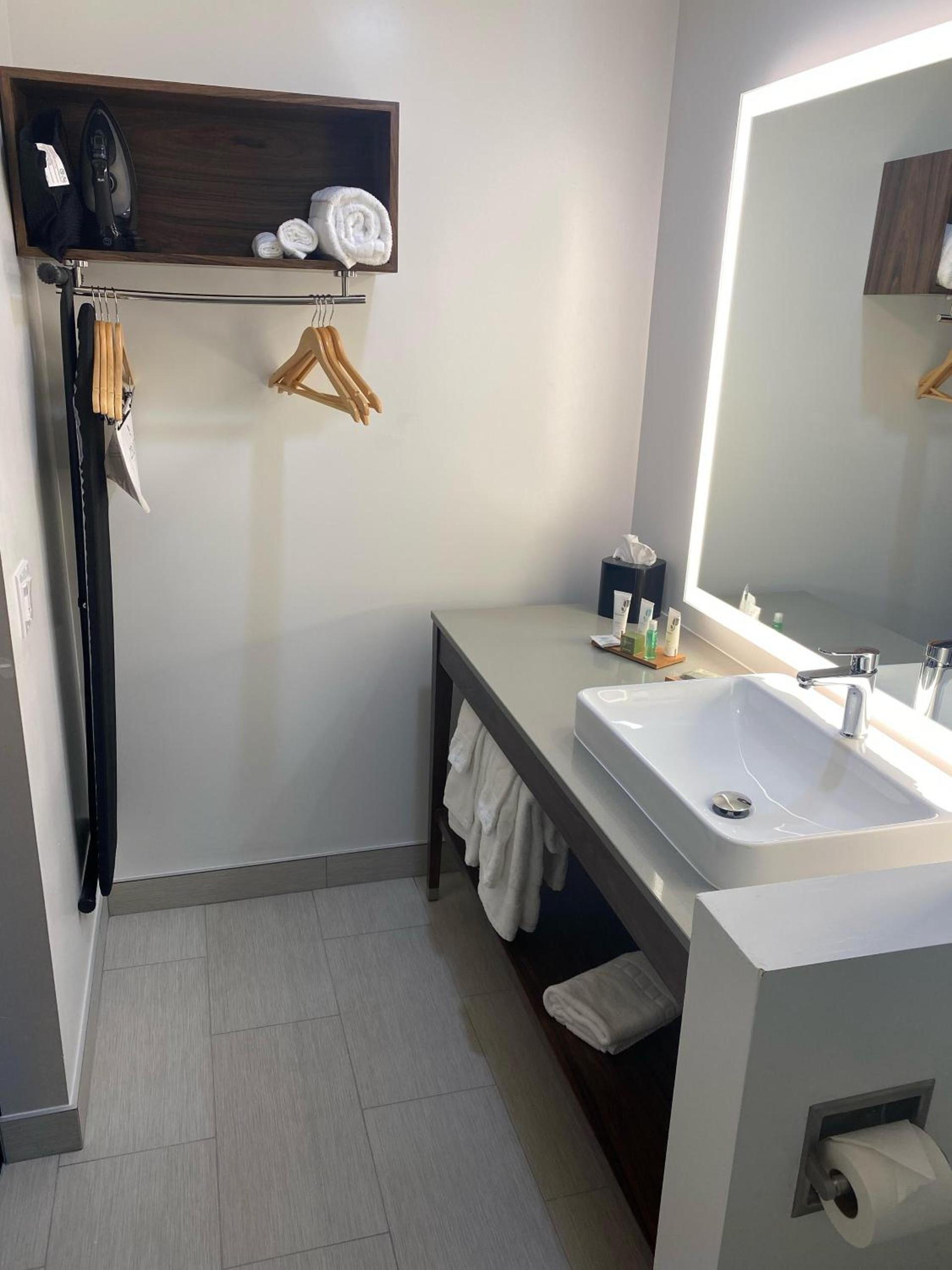 Country Inn & Suites by Radisson, Vallejo Napa Valley, CA photo 45