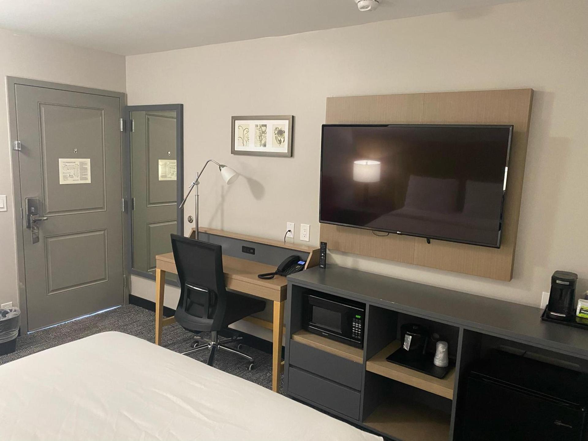 Country Inn & Suites by Radisson, Vallejo Napa Valley, CA photo 53