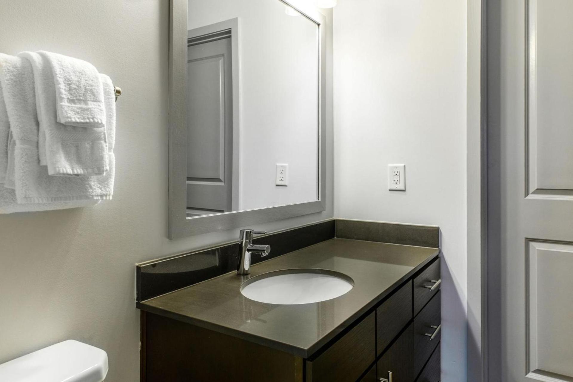 Placemakr Music Row - Vanderbilt photo 27