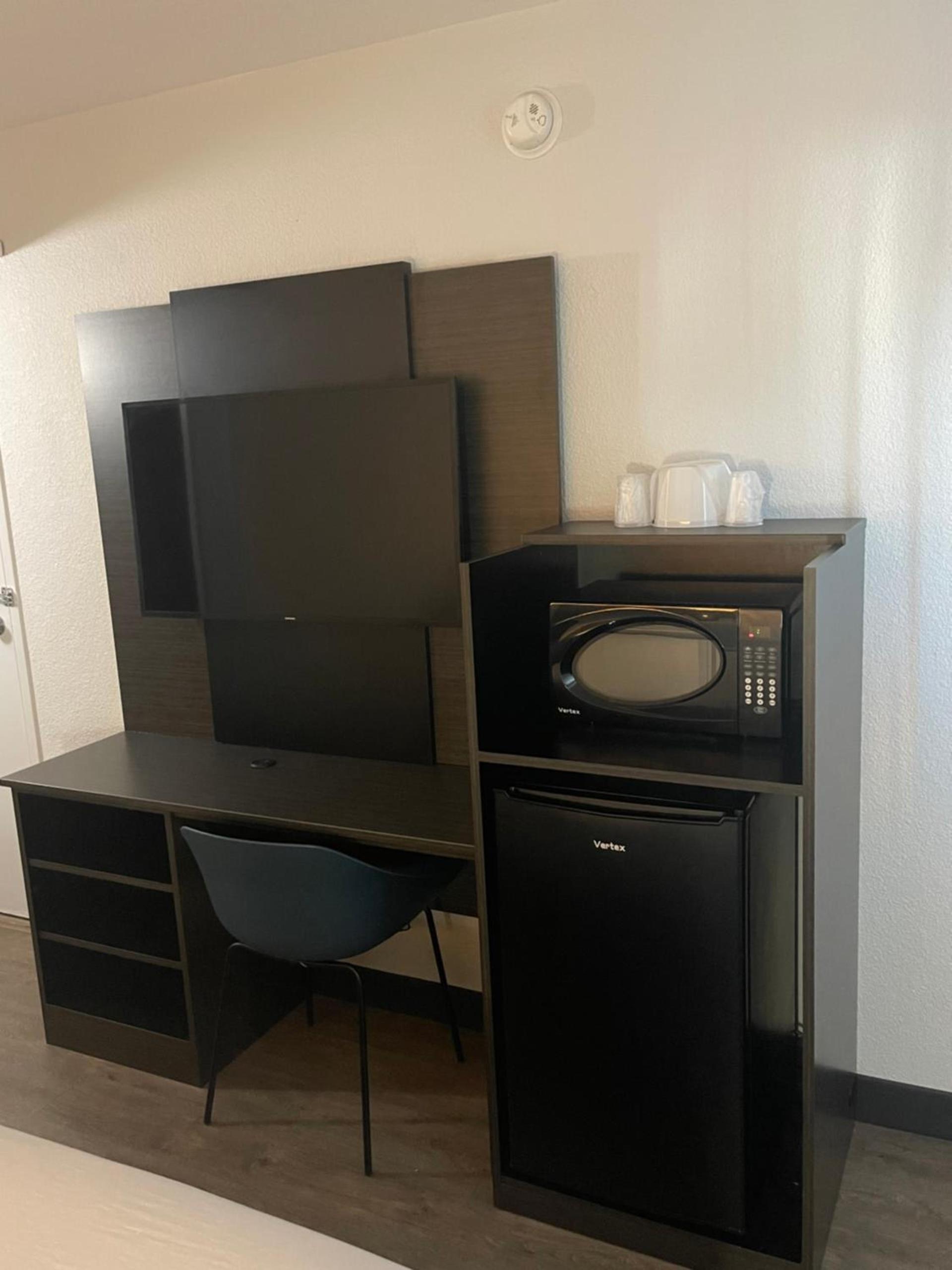 Motel 6-Bakersfield, CA - South photo 28