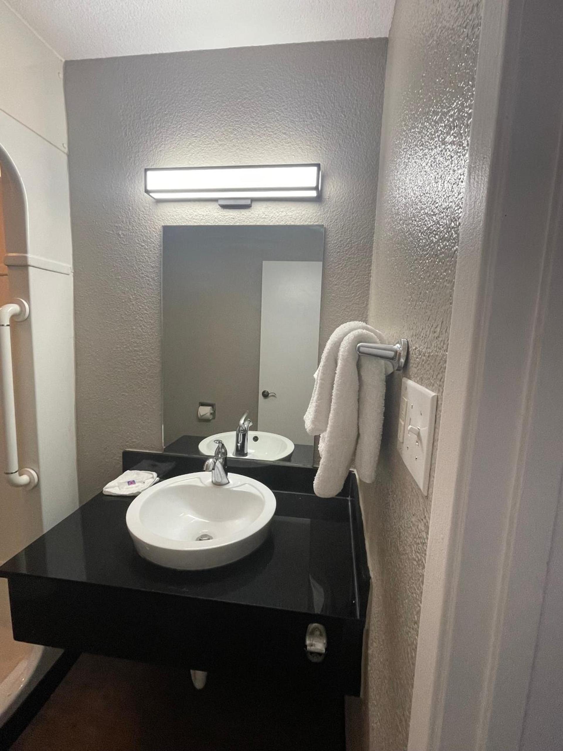 Motel 6-Bakersfield, CA - South photo 74