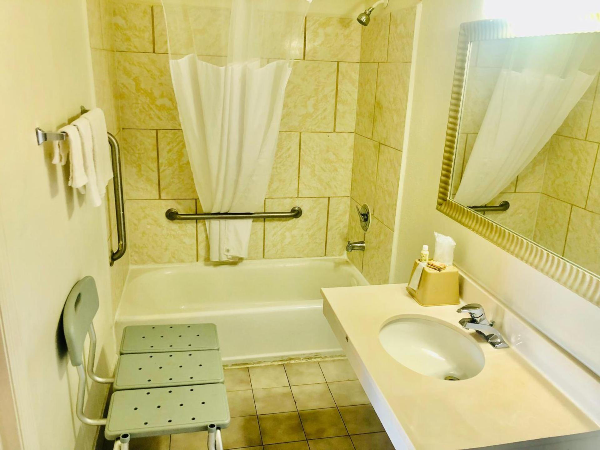 Royal Inn Richmond Hill- Savannah I-95 photo 3